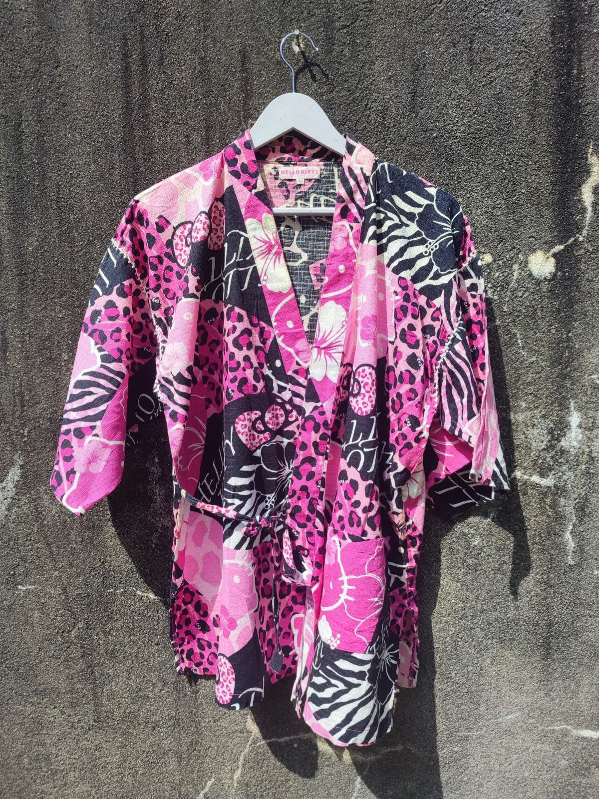 Japanese Brand Vintage Hello Kitty Japanese Yukata Kimono Jacket (L) Size US L / EU 52-54 / 3 - 1 Thumbnail
