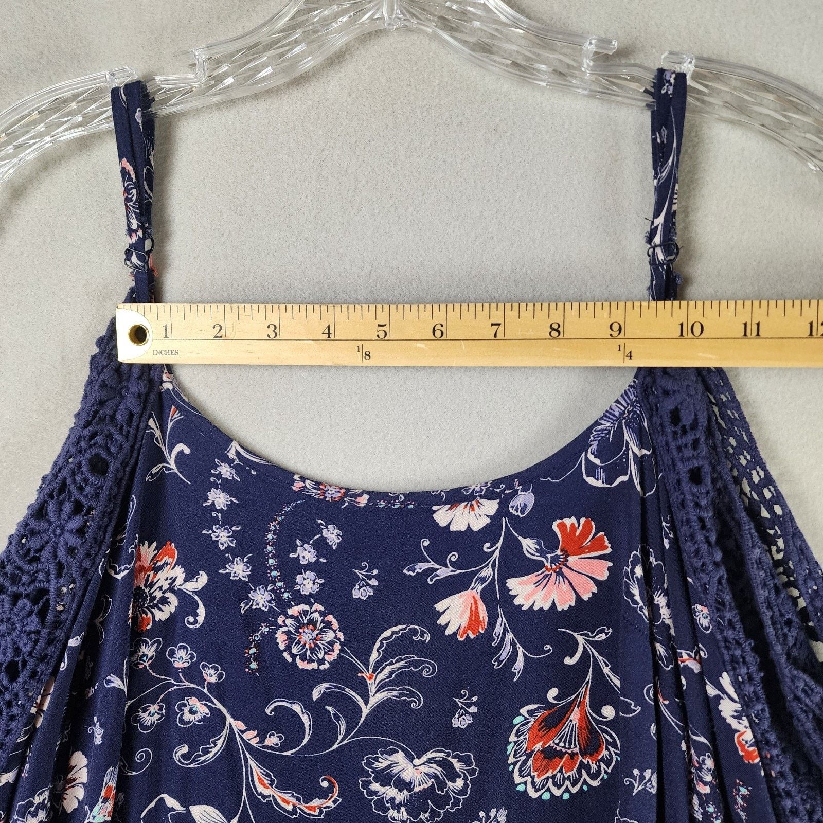 Other Xhilaration Floral Crochet 3/4 Sleeve Blouse Medium Blue Size M / US 6-8 / IT 42-44 - 5 Thumbnail