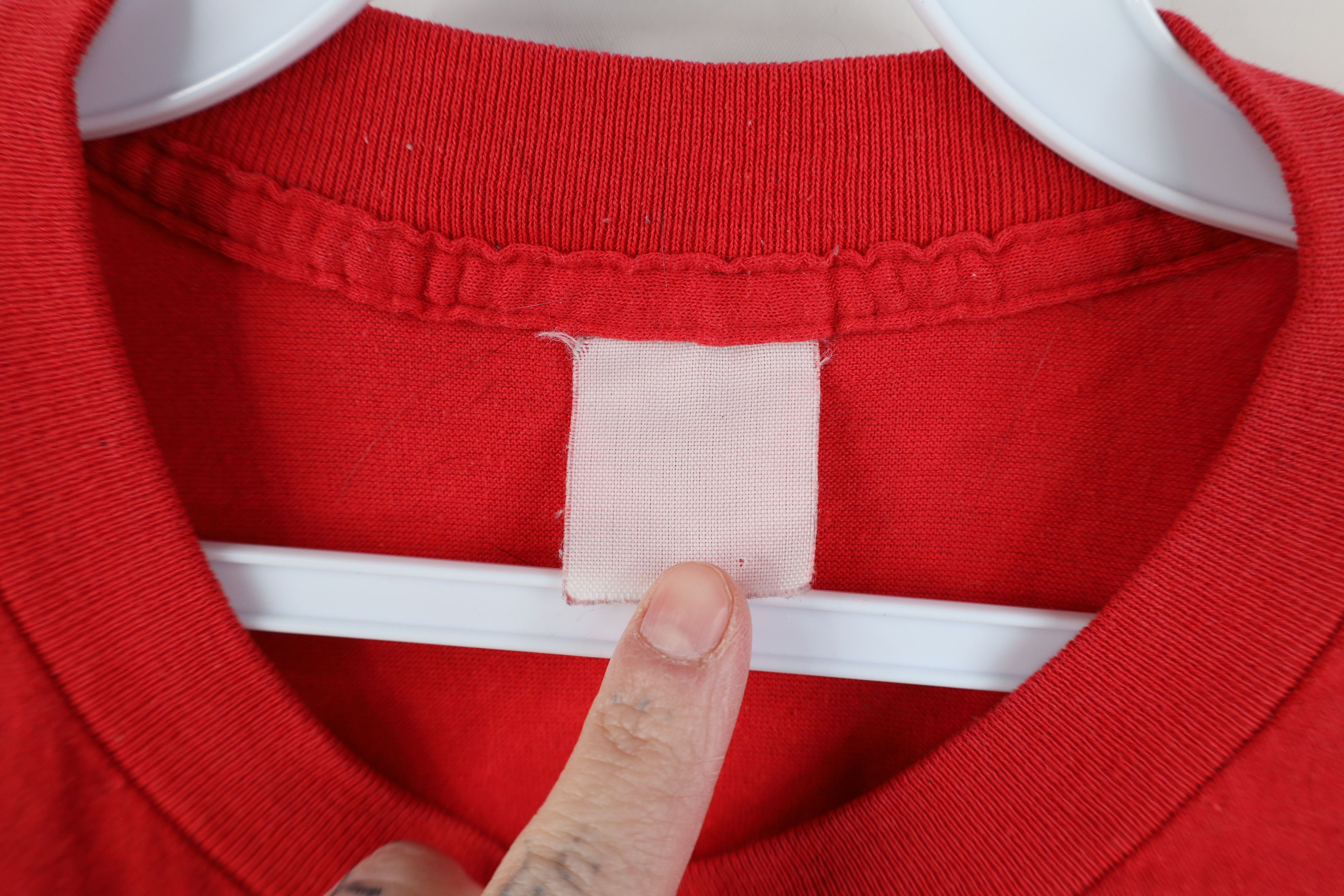 Vintage Vintage 90s Streetwear Blank Sleeveless Muscle T-Shirt Red Size US L / EU 52-54 / 3 - 5 Thumbnail