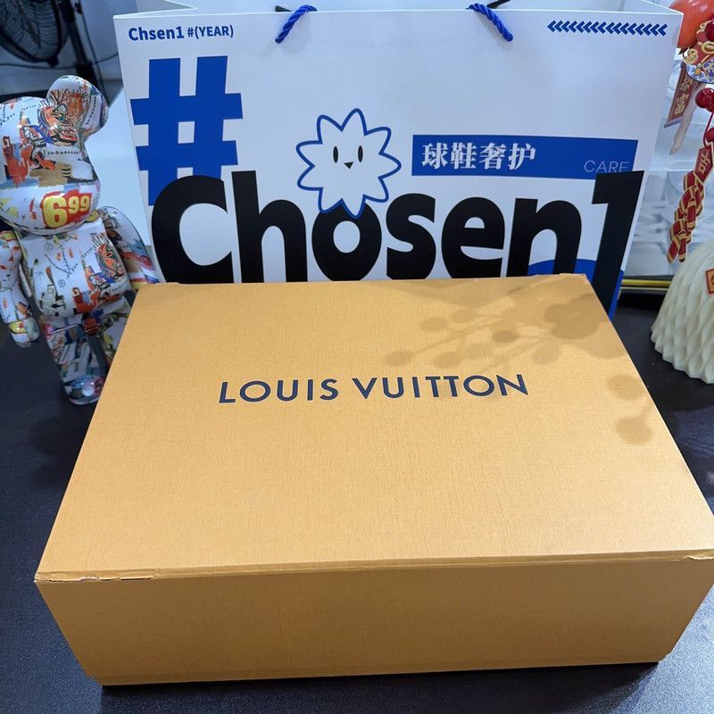 Louis Vuitton Louis Vuitton Trainer Sneakers White Fashion Shoes -2508 Size US 8.5 / EU 41-42 - 4 Thumbnail