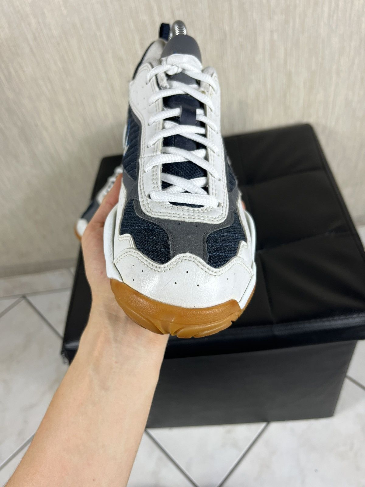Nike Vintage Nike y2k retro small central swoosh sneakers shoes Size US 8 / EU 41 - 16 Thumbnail