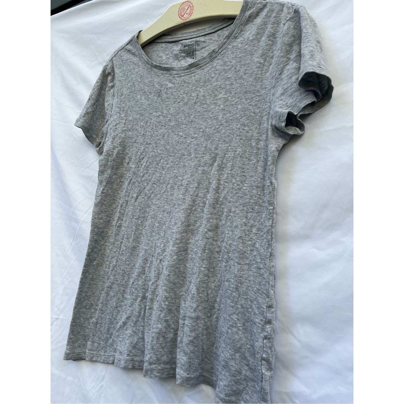 Old Navy Old Navy 100% Cotton Grey T-Shirt Woman’s Size Medium Size M / US 6-8 / IT 42-44 - 2 Thumbnail