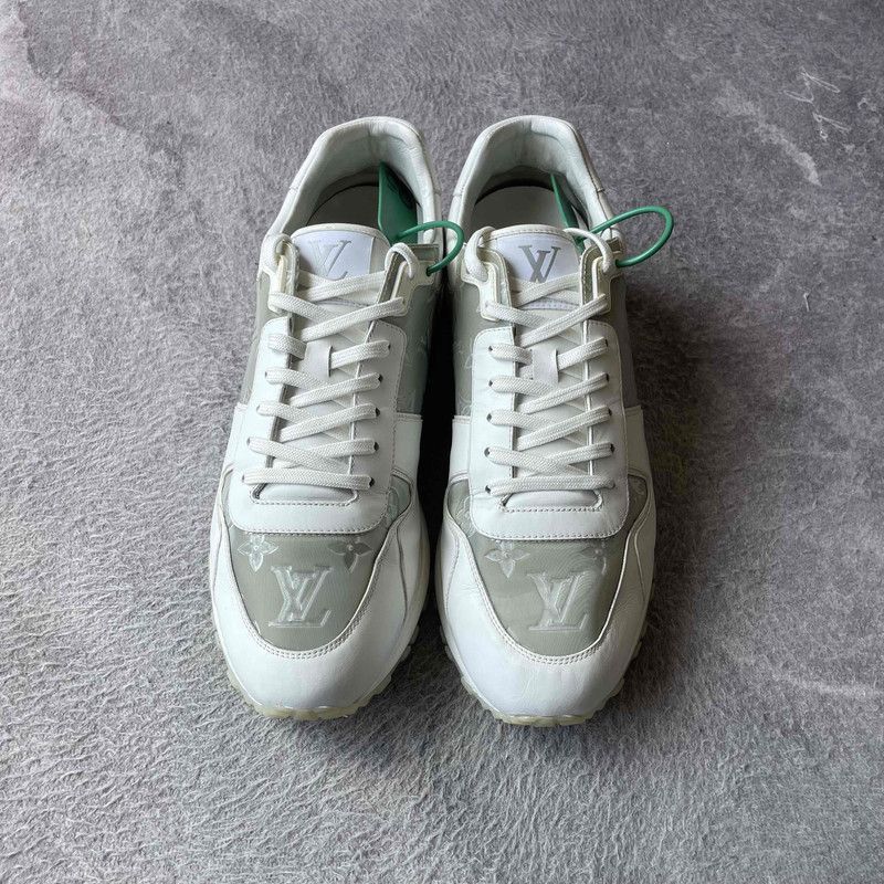 Louis Vuitton Louis Vuitton Run Away Logo Casual Sneakers for Men - Size US 9.5 / EU 42-43 - 2 Thumbnail