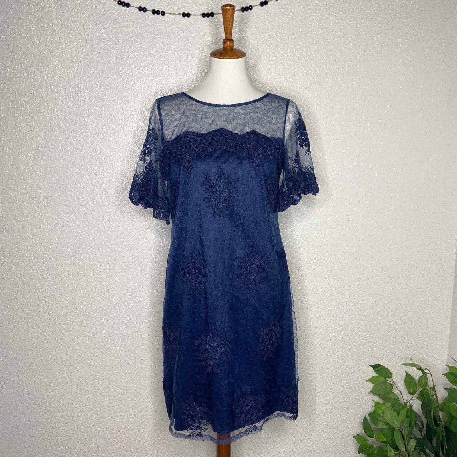 Adrianna Papell Adrianna Papell Semi Sheer Embroidery Navy Shirt Dress Size M / US 6-8 / IT 42-44 - 1 Thumbnail