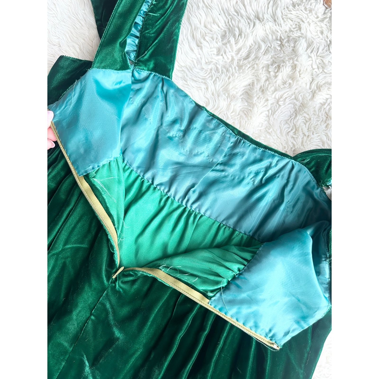 Vintage Vintage 60's Deep Emerald Velvet Empire Waist Dress Size M / US 6-8 / IT 42-44 - 6 Thumbnail