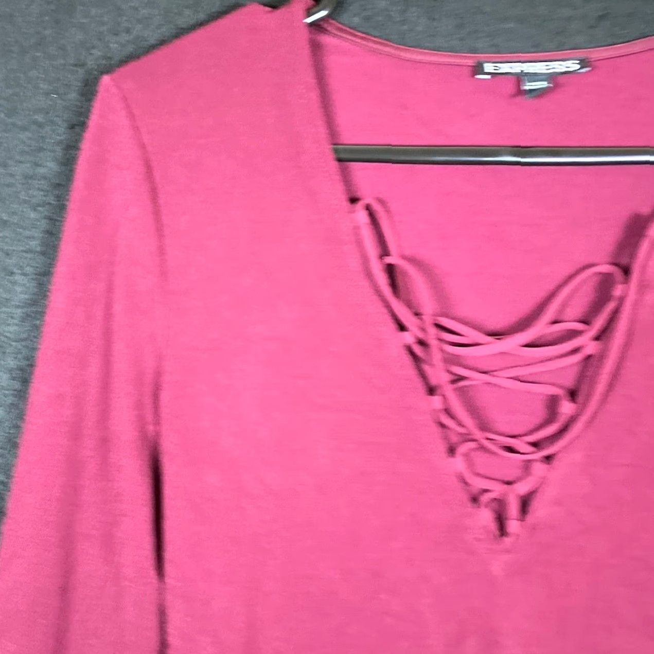 Express Express Womens Shirt Maroon Long Sleeve Tie Up V Neck Stretch Medium Blouse Womens M Red Solid Casual Workwear 90s/Preppy (if applicable) Mens? Size M / US 6-8 / IT 42-44 - 4 Thumbnail