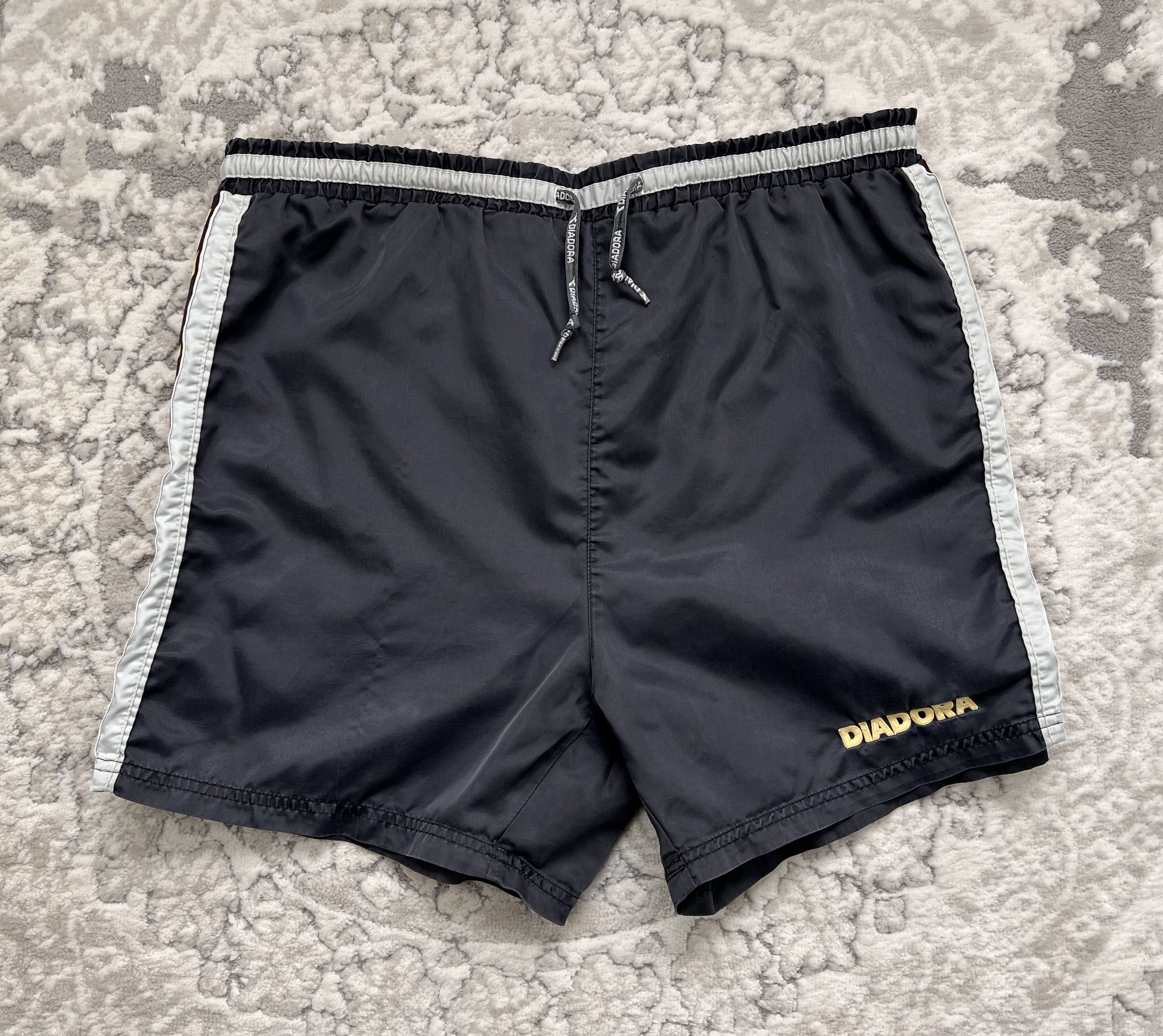 Diadora Vintage Diadora Sport Track Shorts Dark Grey Side Stripe L Size US 34 / EU 50 - 2 Thumbnail