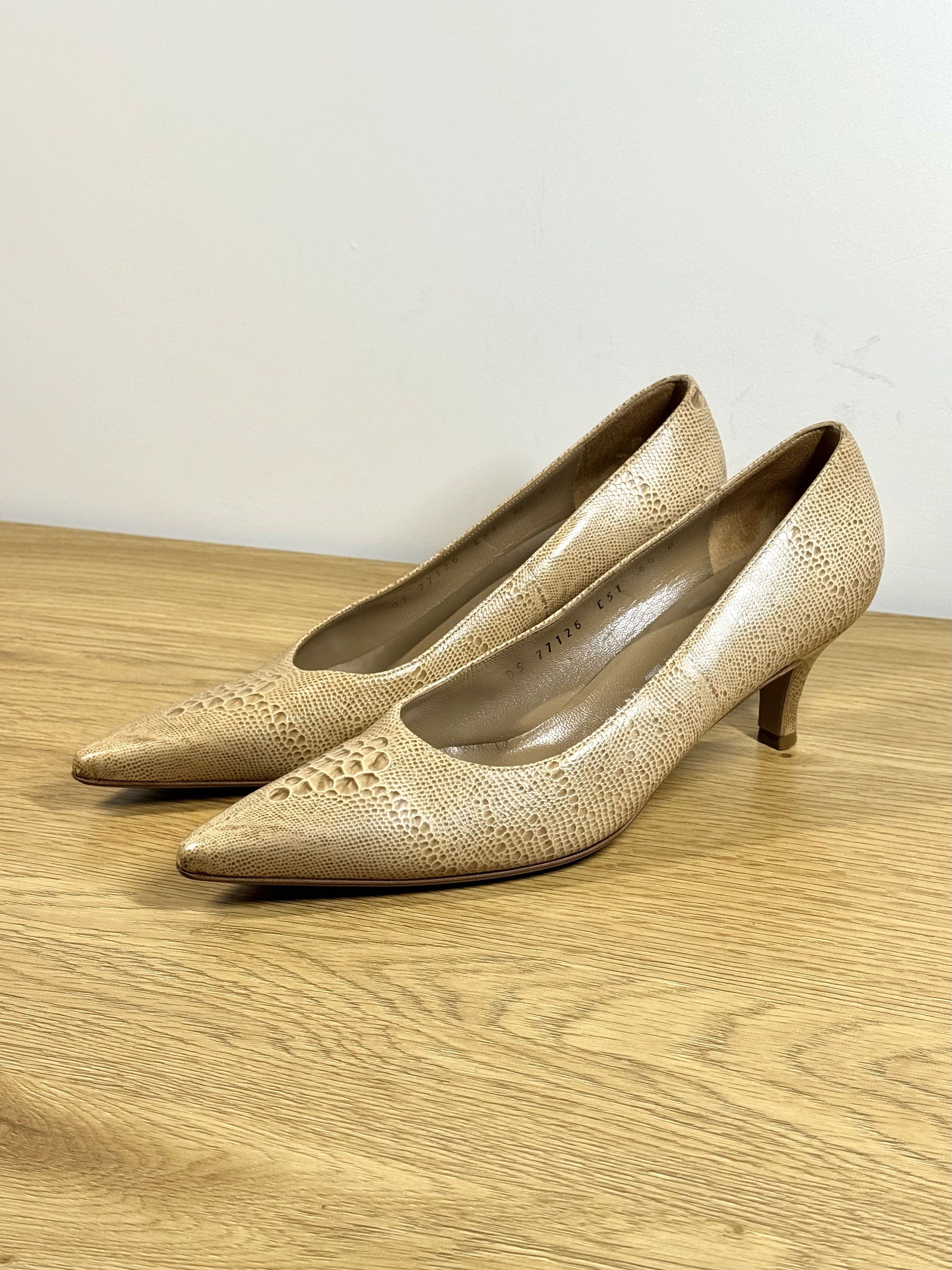Salvatore Ferragamo Salvatore Ferragamo Giusy Leather Kitten Heel Pumps Size US 6.5 / IT 36.5 - 6 Thumbnail