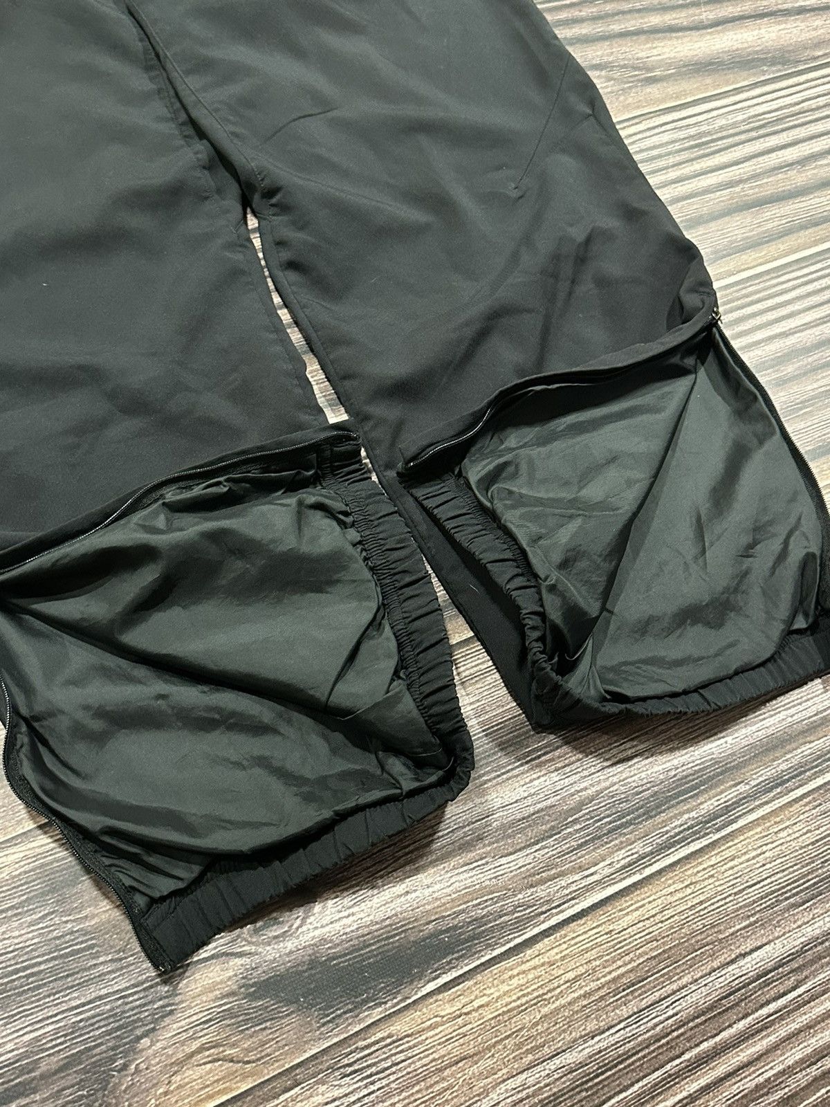 Nike × Vintage Vintage Nike Nylon pants Soccer football Manchester United Size US 34 / EU 50 - 6 Thumbnail