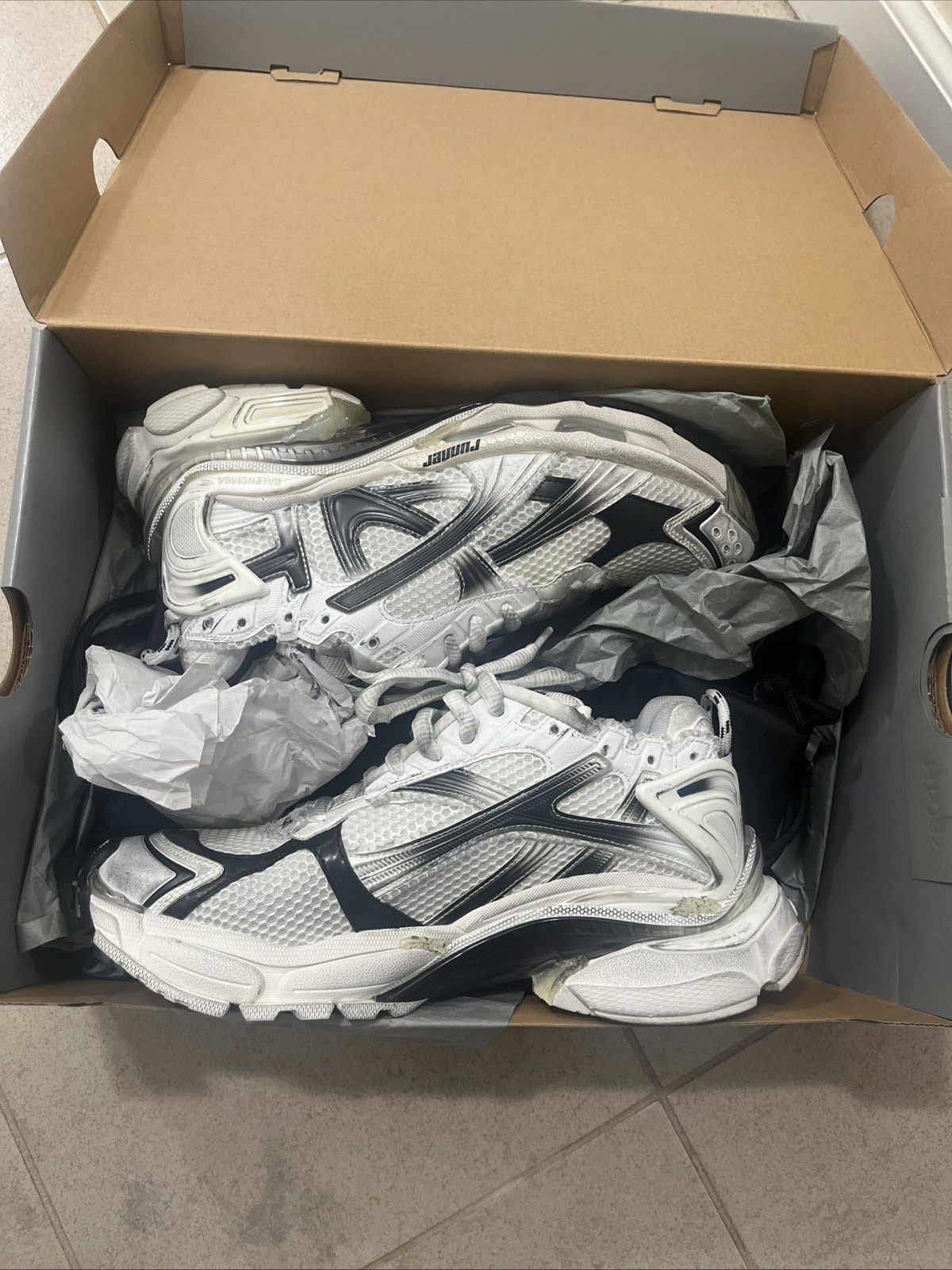 Balenciaga Runners Sz 43(10us)