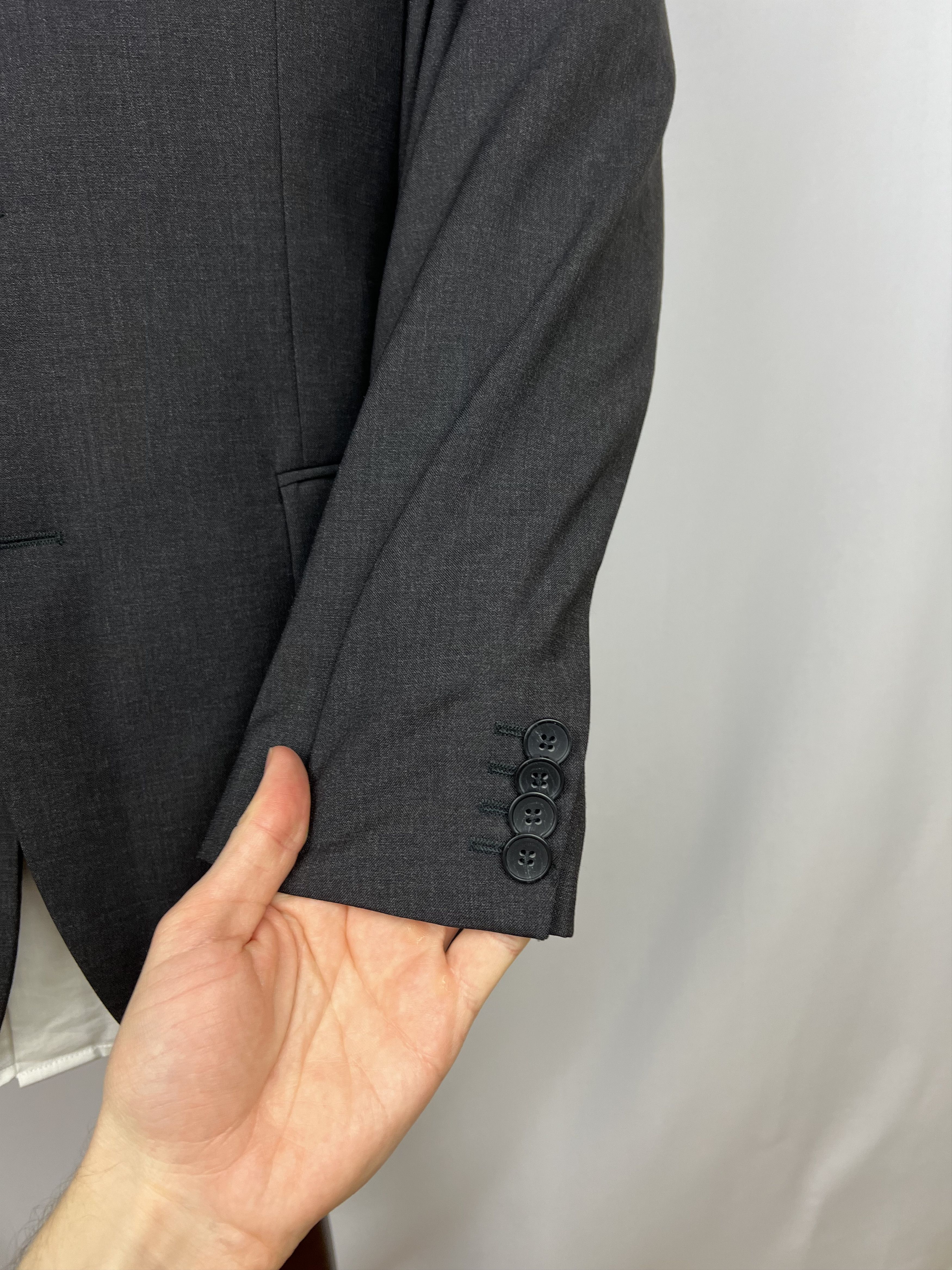 Hugo Boss Mint! Solid Gray Wool 2 Piece Modern Suit Size 36R - 8 Thumbnail