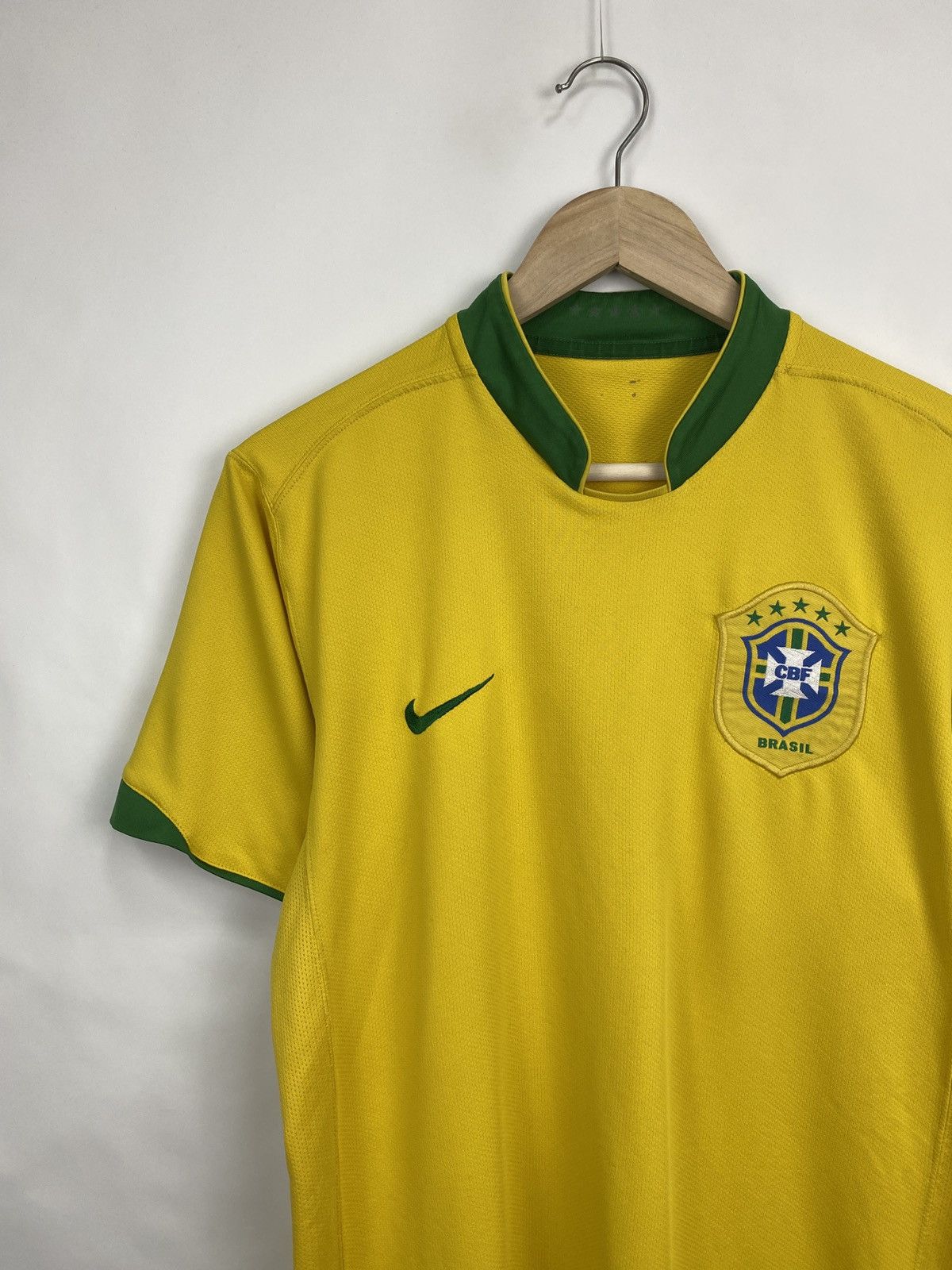 Nike 🇧🇷 Vintage 2006 Nike Brazil Soccer Jersey Rare Retro Hype Y2K Size US M / EU 48-50 / 2 - 2 Thumbnail