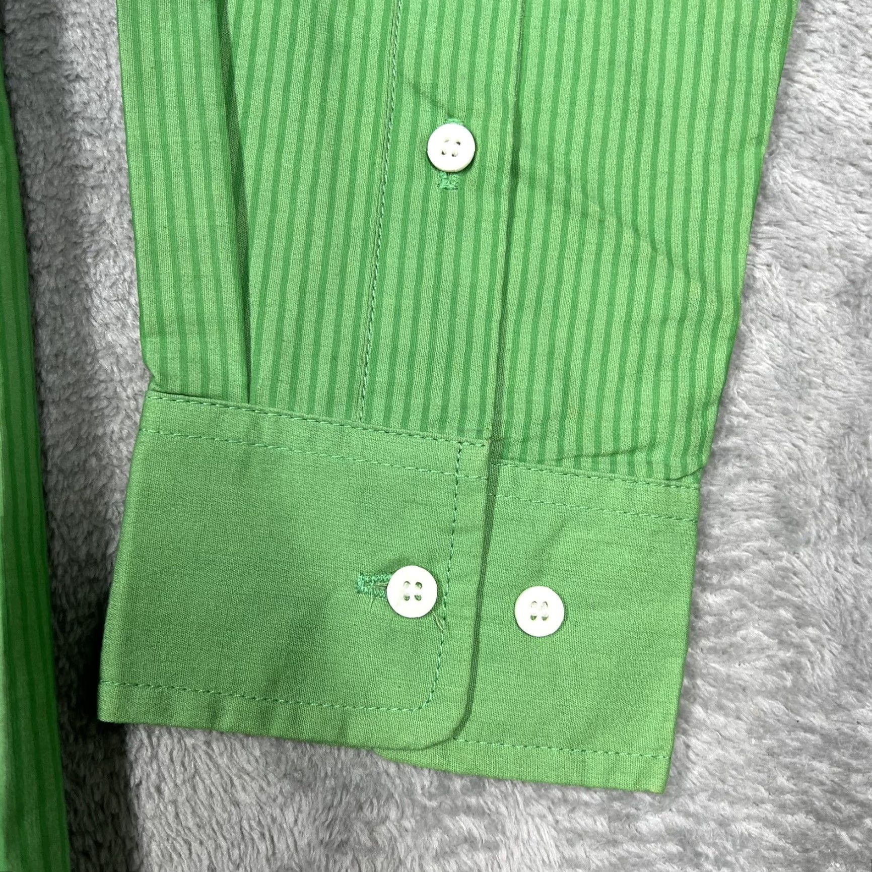 Vintage Orisue Mens Button-Up Shirt Size Medium Green Striped Long Sleeve Woven EUC Size US M / EU 48-50 / 2 - 3 Thumbnail