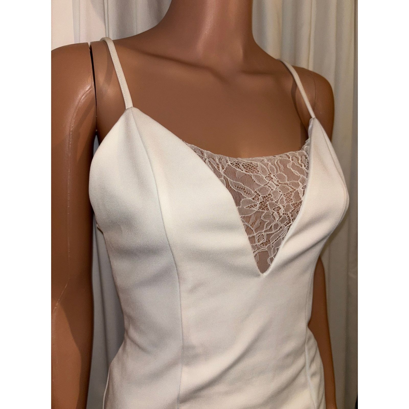Forever 21 Forever 21 - Size Medium Lace V-Neck Mini Dress Size M / US 6-8 / IT 42-44 - 2 Thumbnail