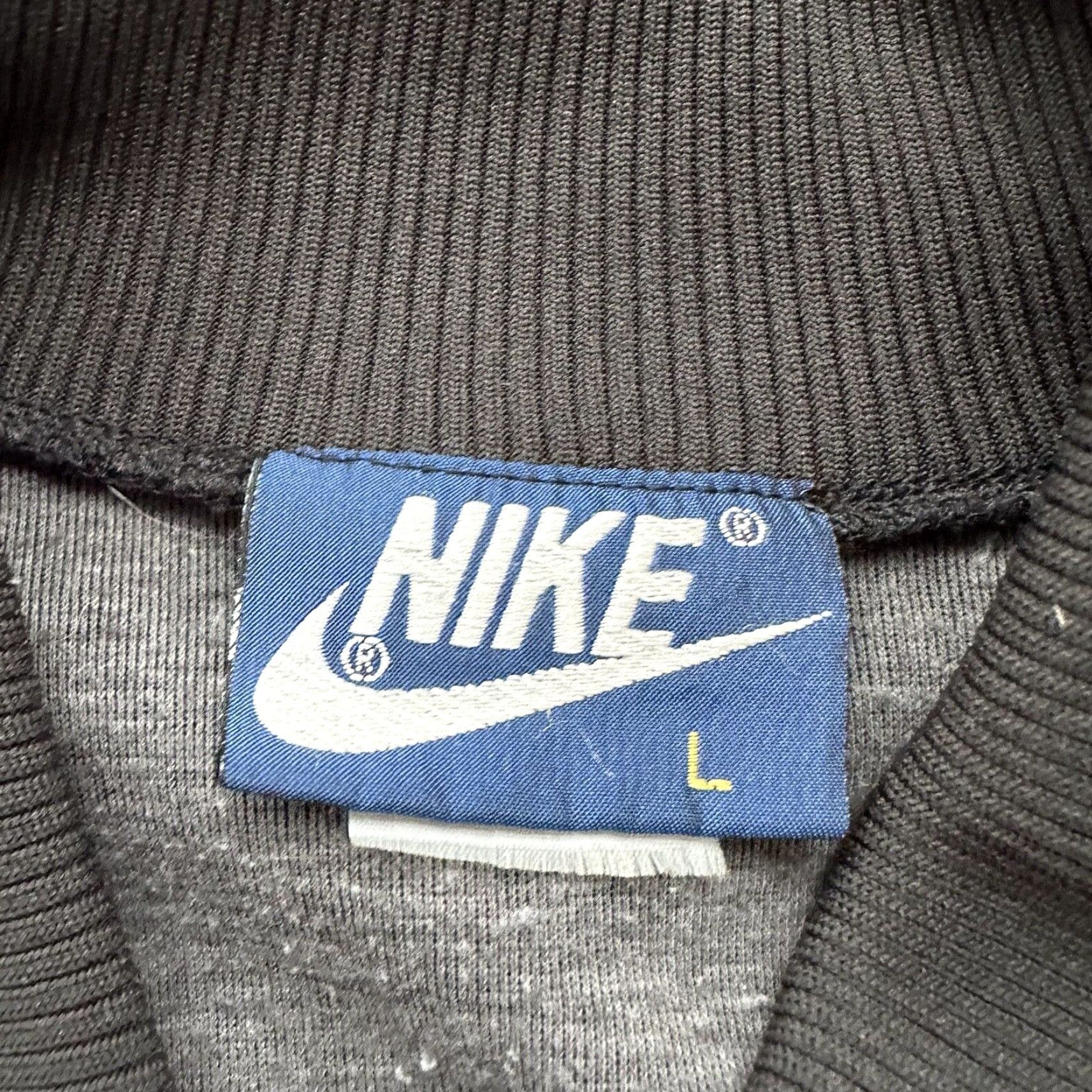 Nike VINTAGE Nike Air Jordan Jacket L Black Red Japan 80s Track jacket Mens Size L Bred Chicago Rare Size US L / EU 52-54 / 3 - 4 Thumbnail