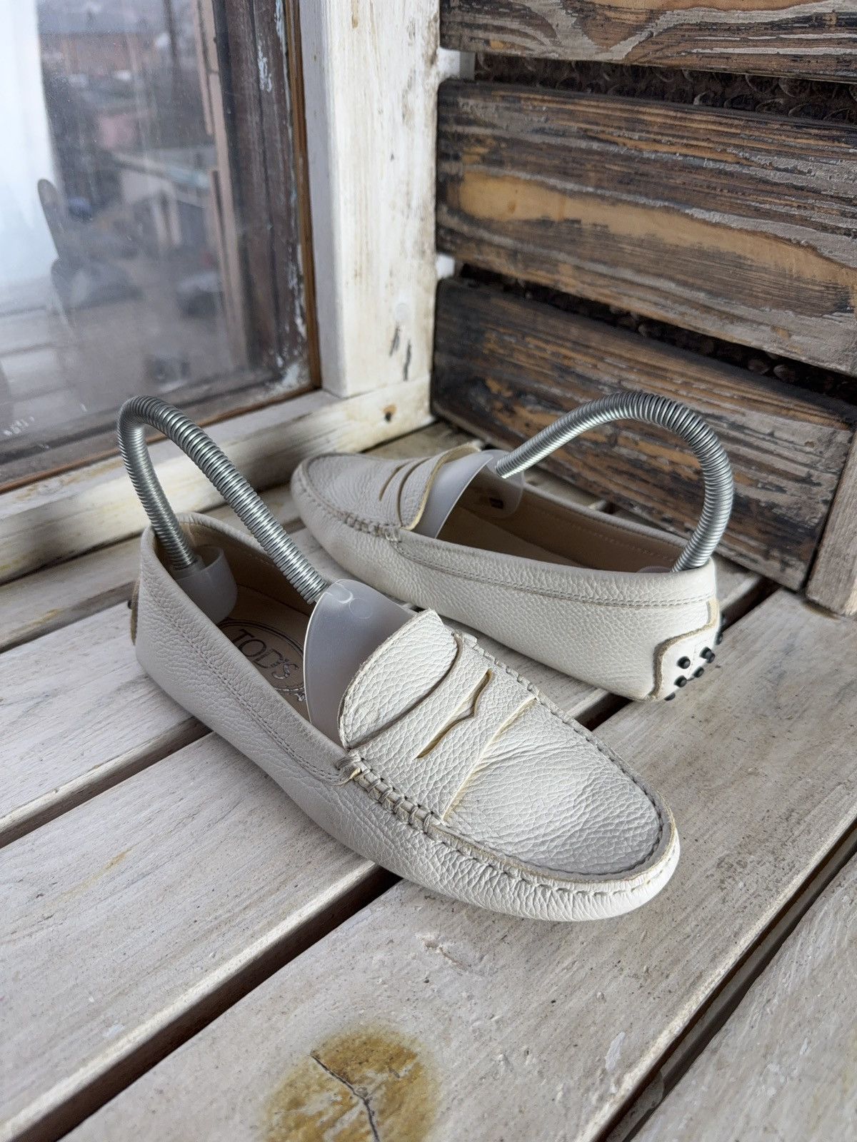 Tod's Tod’s Gommino Pebble Leather Driving Loafers Wmns US6.5 Size US 6.5 / IT 36.5 - 1 Thumbnail