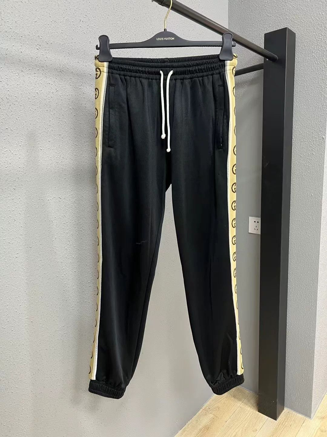 Gucci gucci reflective athletic pants in black Size US 26 / EU 42 - 1 Thumbnail