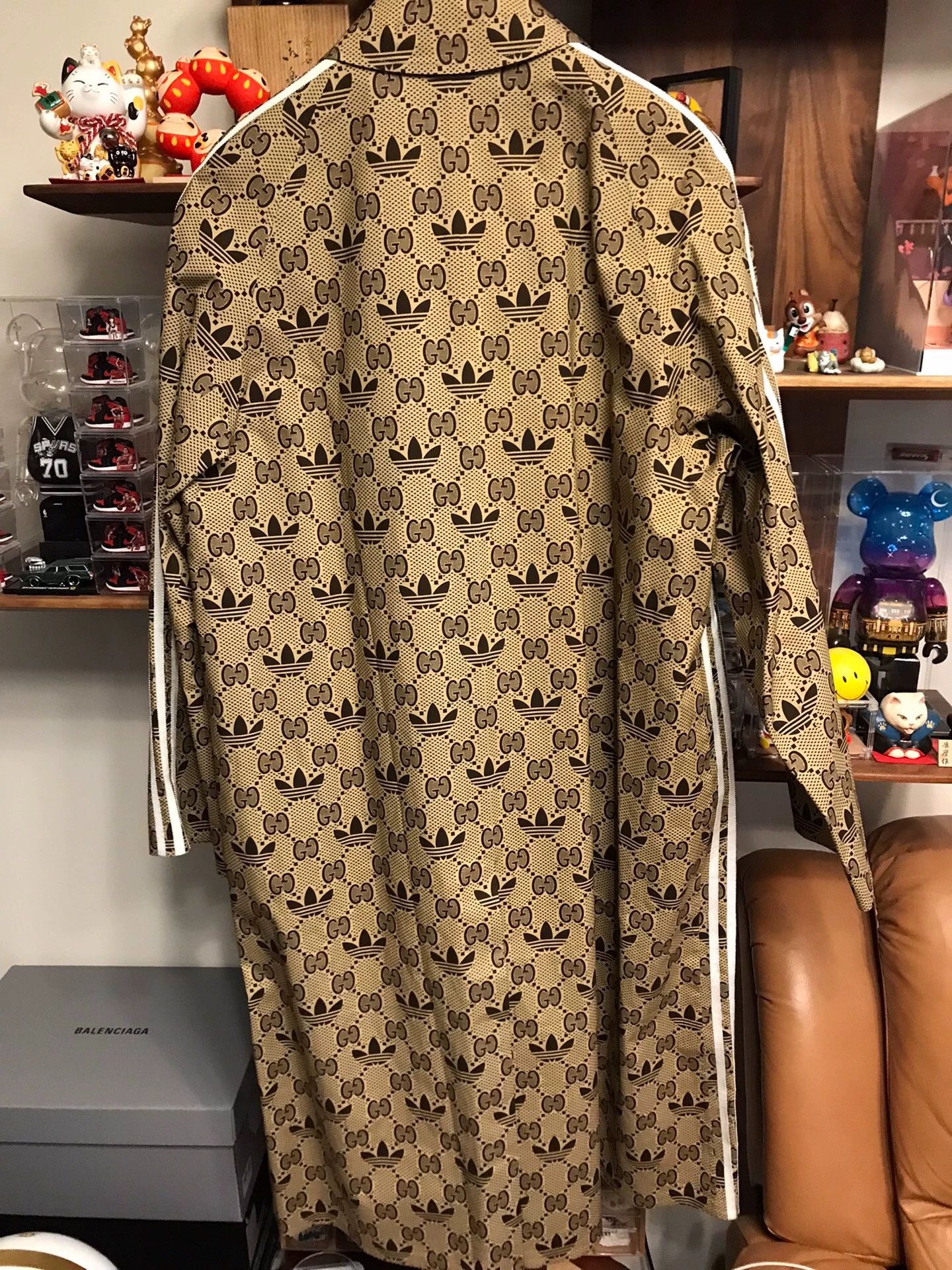 Gucci Gucci x adidas collab full logo coat 48 New Size US M / EU 48-50 / 2 - 2 Thumbnail