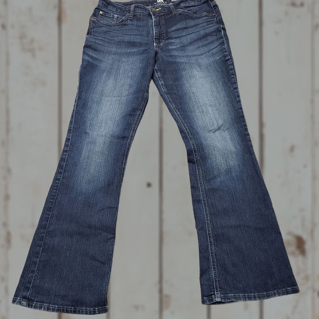 Lee VINTAGE Lee Jeans Women's 12M Mid Rise Bootcut Dark Wash Denim Stretch Cowgirl Regular 5-Pocket Blue Womens Jeans Size 34" / US 12 / IT 48 - 1 Thumbnail