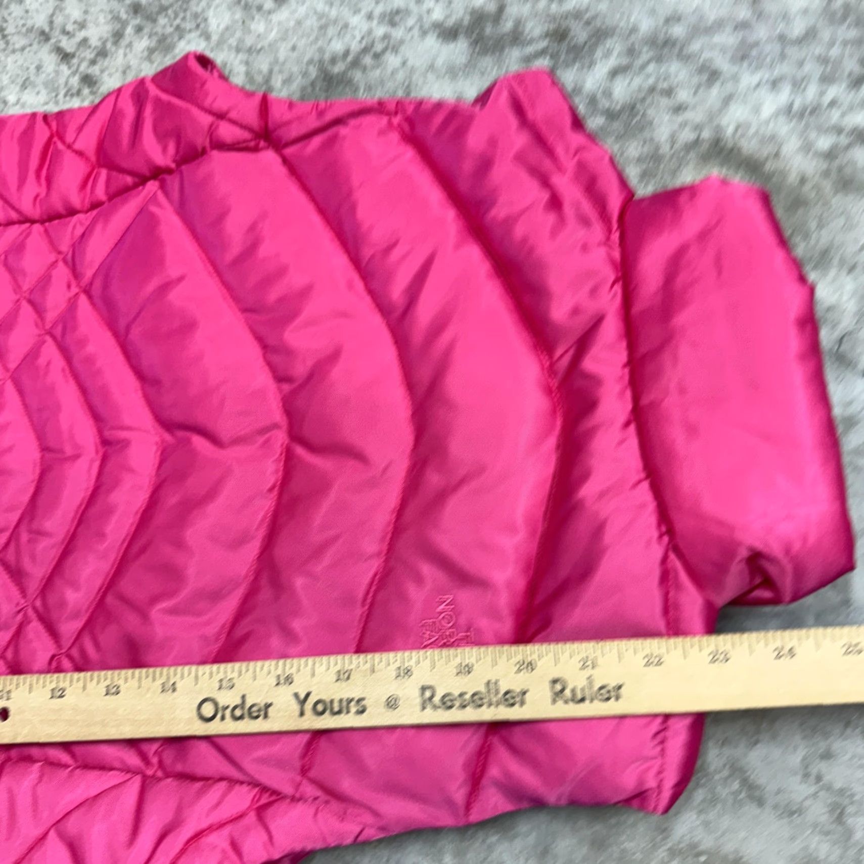 The North Face The North Face Vest Womens XS Pink 550 Down Quilted Puffer Insulated Outdoor Vest Womens XS Pink Quilted Down Insulated Puffer Outdoor Size XS / US 0-2 / IT 36-38 - 7 Thumbnail