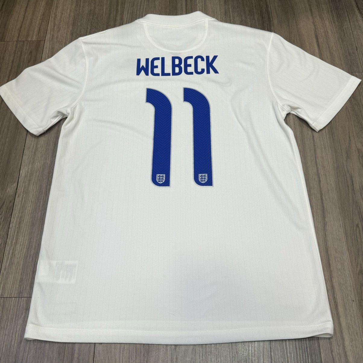 Nike England 14/15 home shirt #11 Welbeck Size US M / EU 48-50 / 2 - 2 Thumbnail