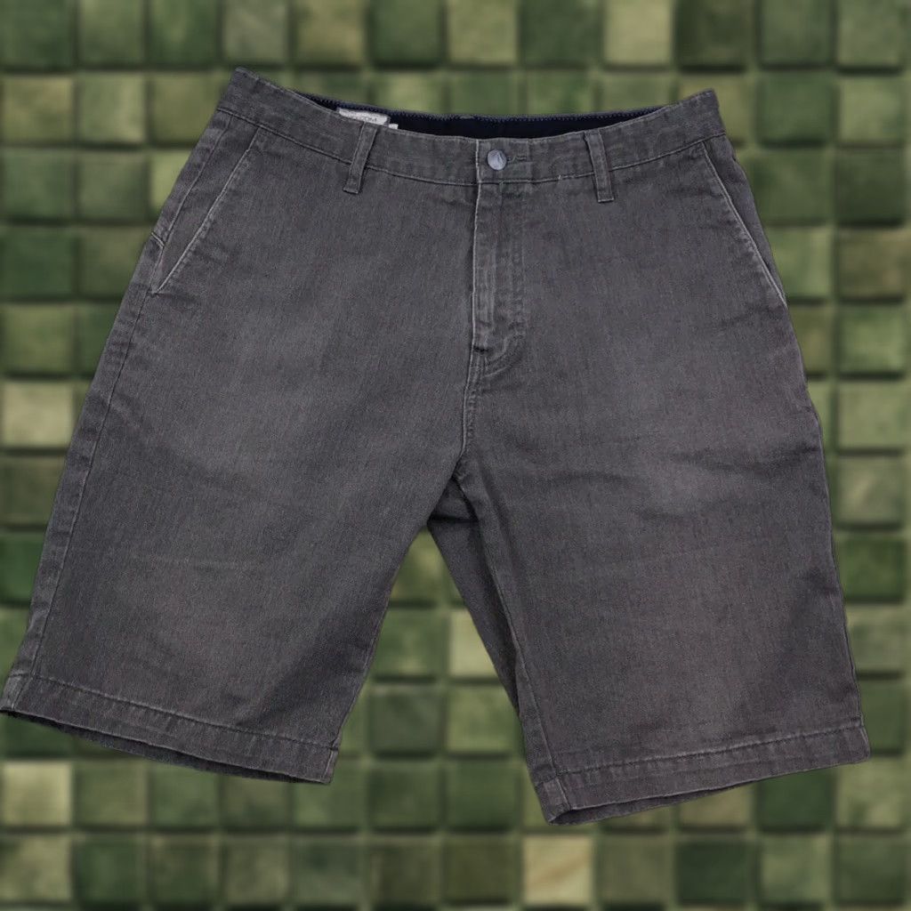 Volcom Volcom Vtg Weathered Charcoal Corpo Class VMonty Short Mens 32 Chino Cotton Blend Gray Solid Casual Travel Size US 32 / EU 48 - 1 Thumbnail