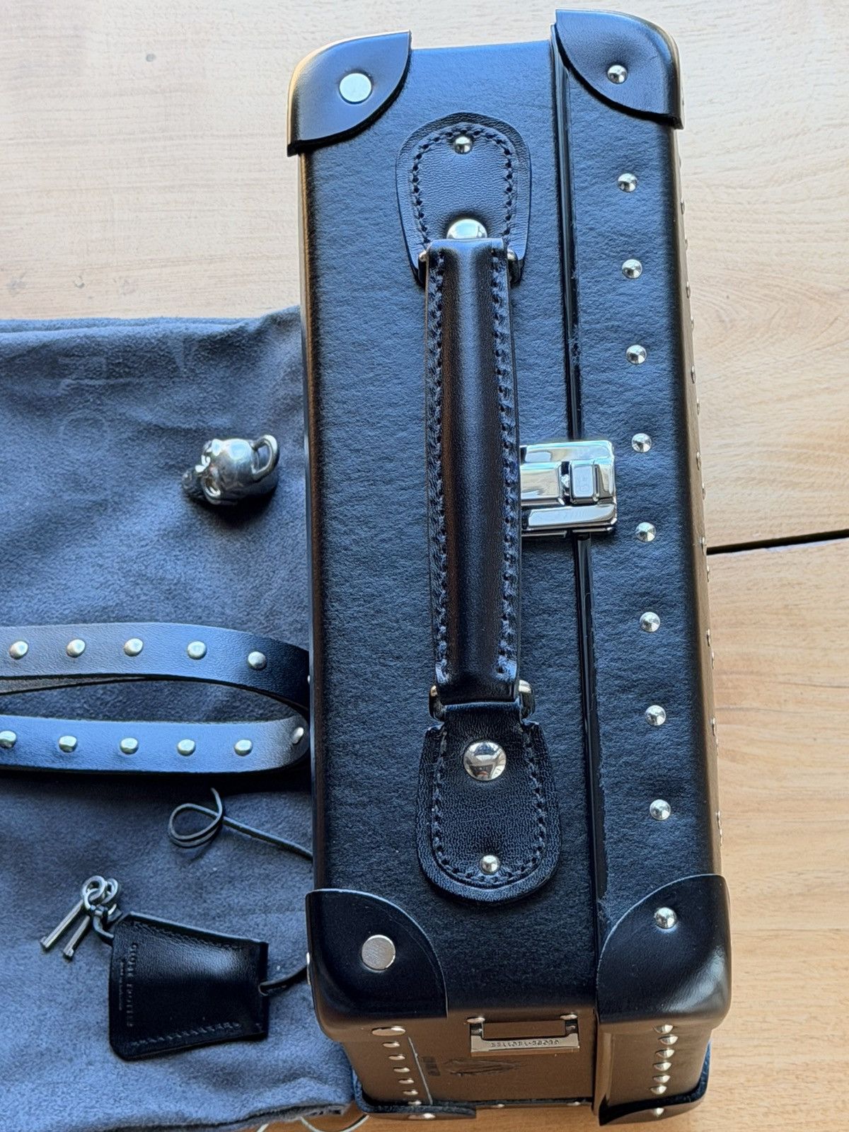 Globe-Trotter Rare Alexander McQueen Globe-Trotter Studded Leather Bag Size ONE SIZE - 4 Thumbnail