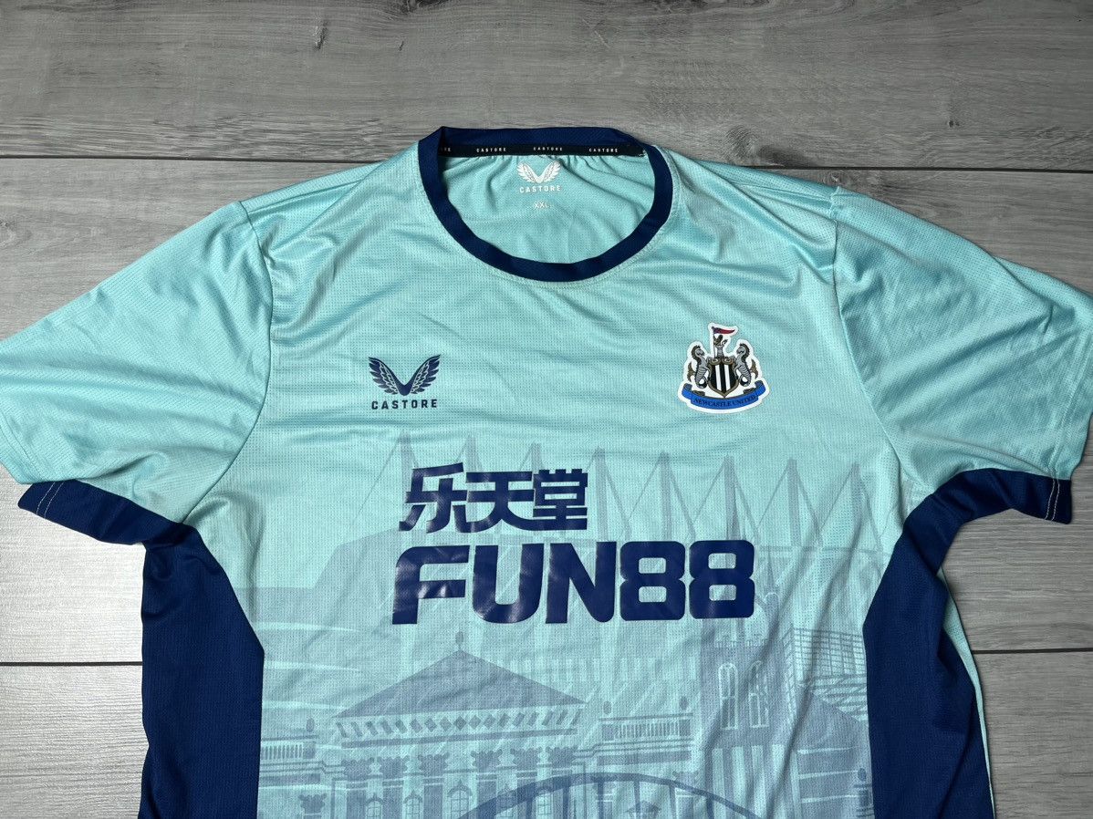 Castore Castore Newcastle United Pre Match T-shirt 2022 2023 Adults Size US XXL / EU 58 / 5 - 3 Thumbnail