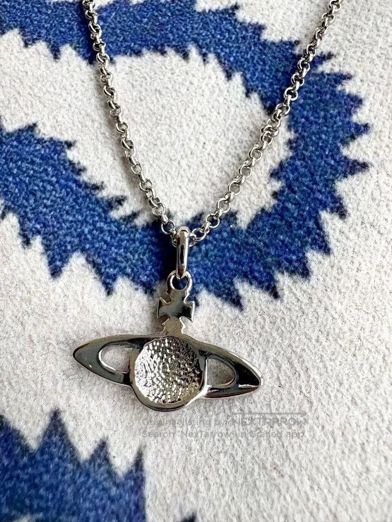 Vivienne Westwood Vivienne Westwood Silver Pearl Saturn Necklace. Size ONE SIZE - 2 Thumbnail