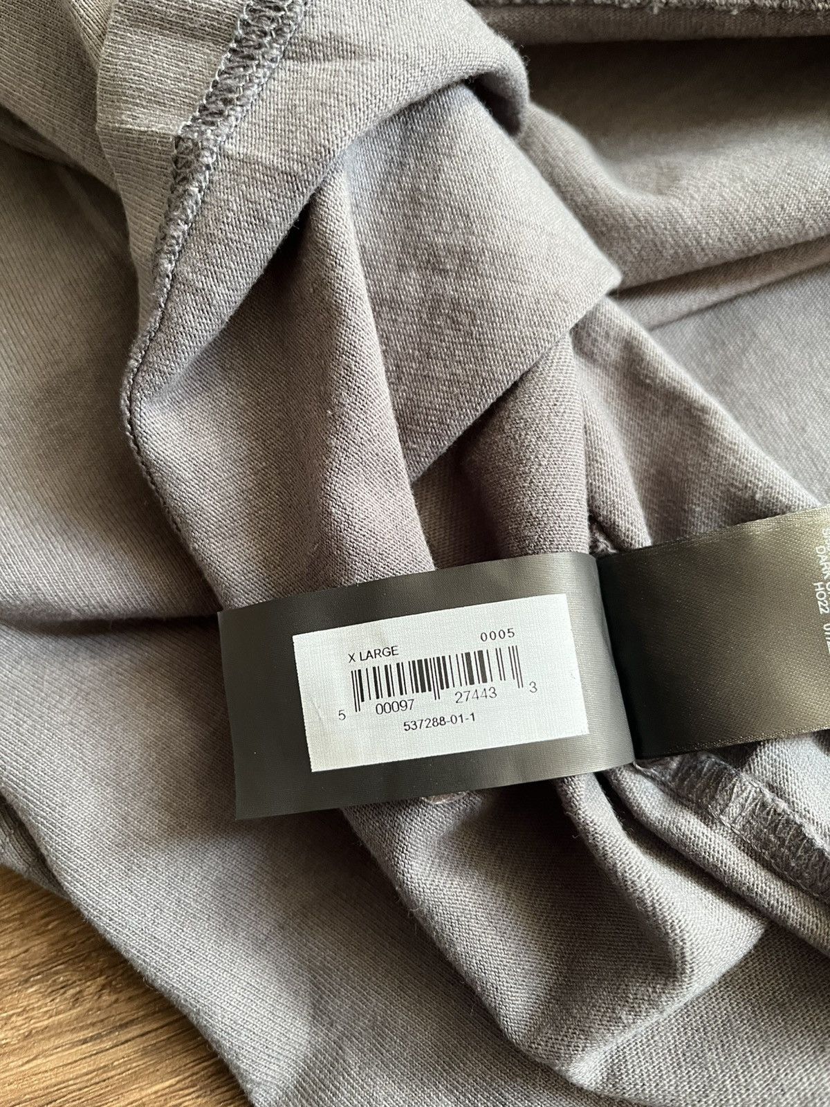 Balenciaga × Gap × Kanye West Yeezy Gap Long Sleeve T-Shirt Dark Grey Size XL (Exclusive) Size US XL / EU 56 / 4 - 6 Thumbnail