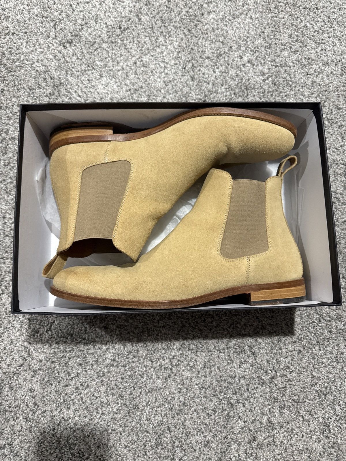 Taft Jude Chelsea Boots Tonal