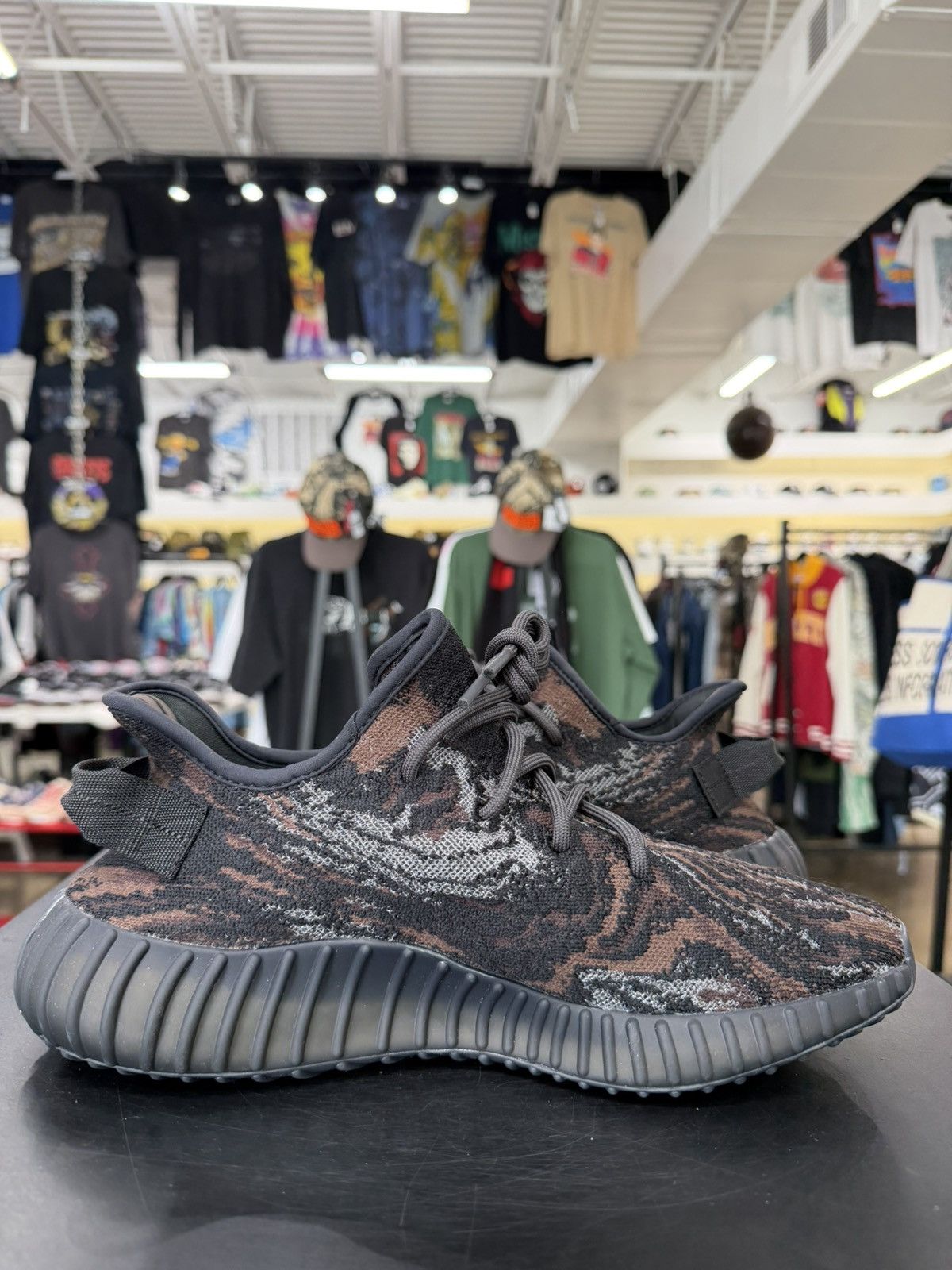 Adidas Yeezy Boost 350 V2 MX Rock Size 9 (2024) Size US 9 / EU 42 - 3 Thumbnail