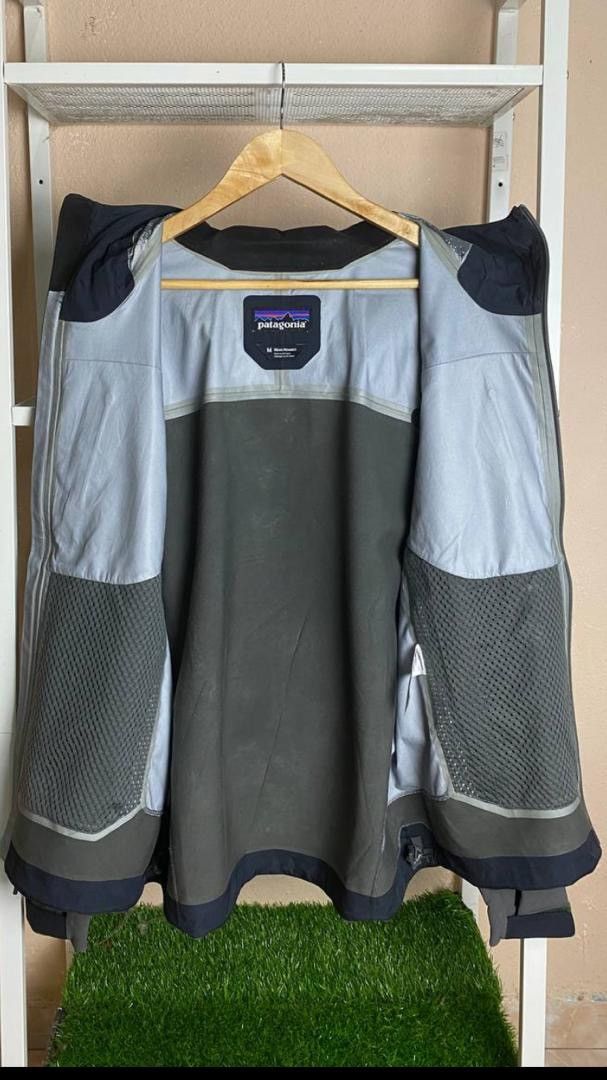 Patagonia Patagonia Water-Resistant Hooded Jacket (Pit 22.5) Size US M / EU 48-50 / 2 - 6 Thumbnail