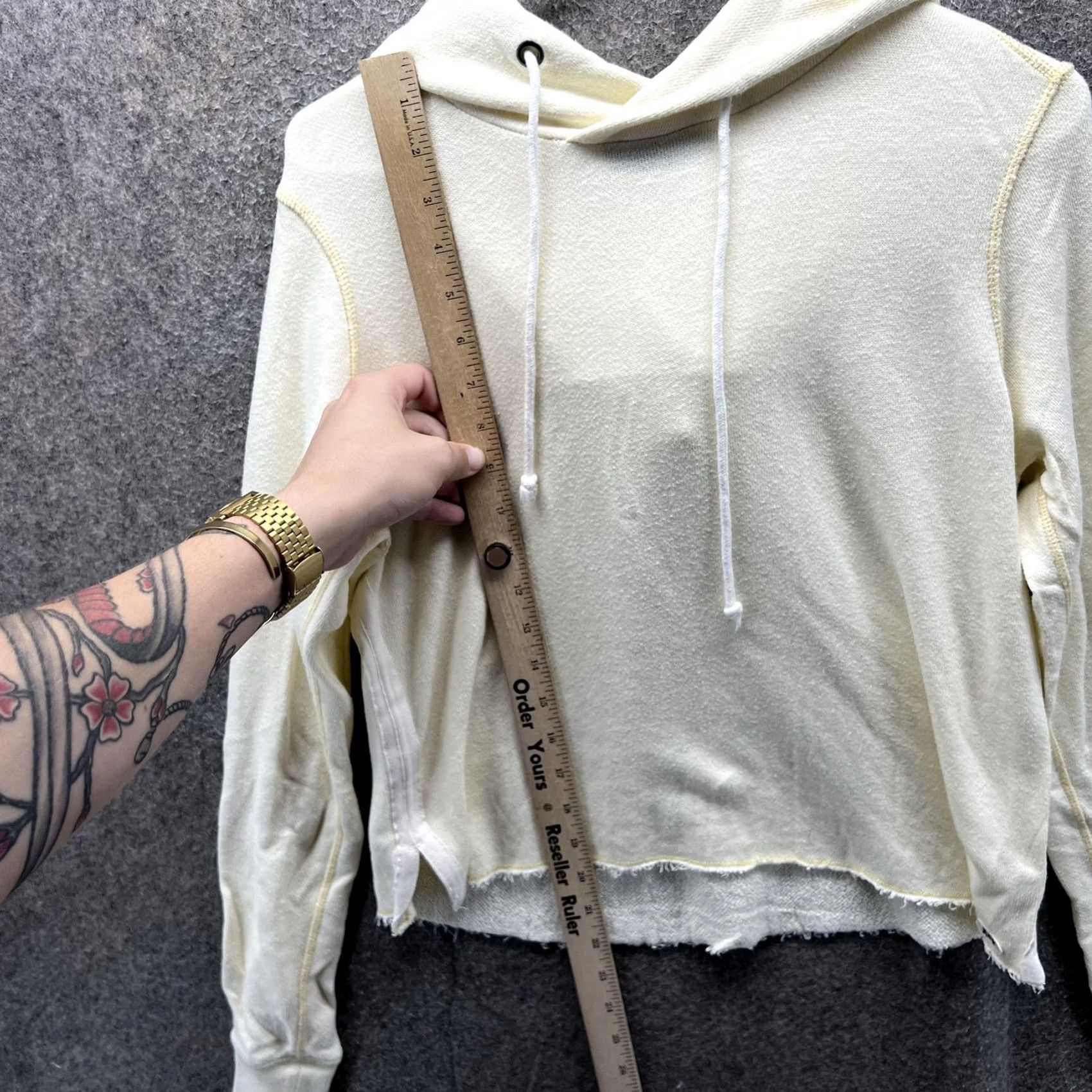 Abercrombie & Fitch VINTAGE Abercrombie & Fitch Hoodie Womens XS Cream Cropped Raw Hem Long Sleeve Size XS / US 0-2 / IT 36-38 - 7 Thumbnail