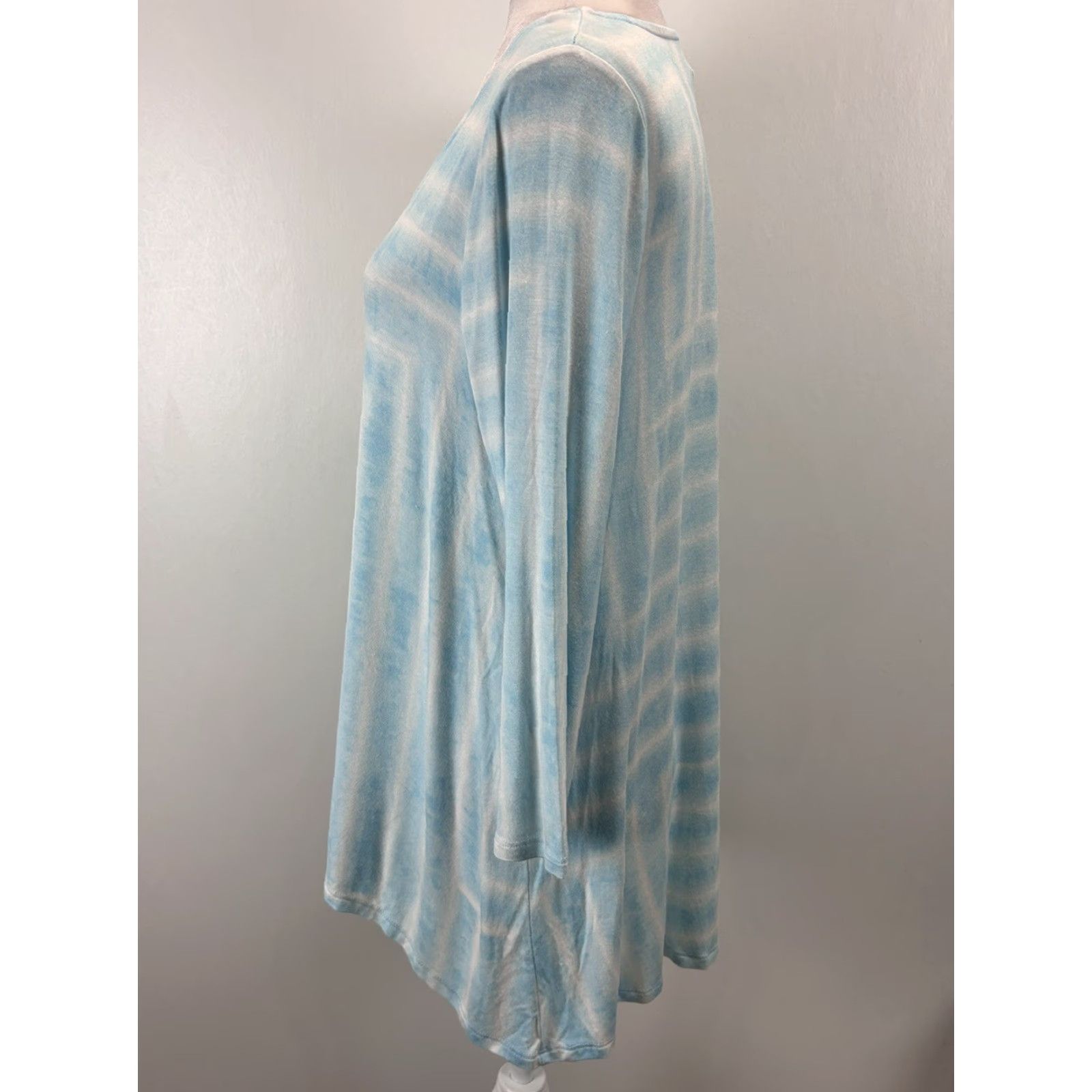 Vintage VINTAGE Chicos Tie Dye Tunic Shirt Womens Medium Blue White Stretch 3/4 Sleeve Size M / US 6-8 / IT 42-44 - 2 Thumbnail