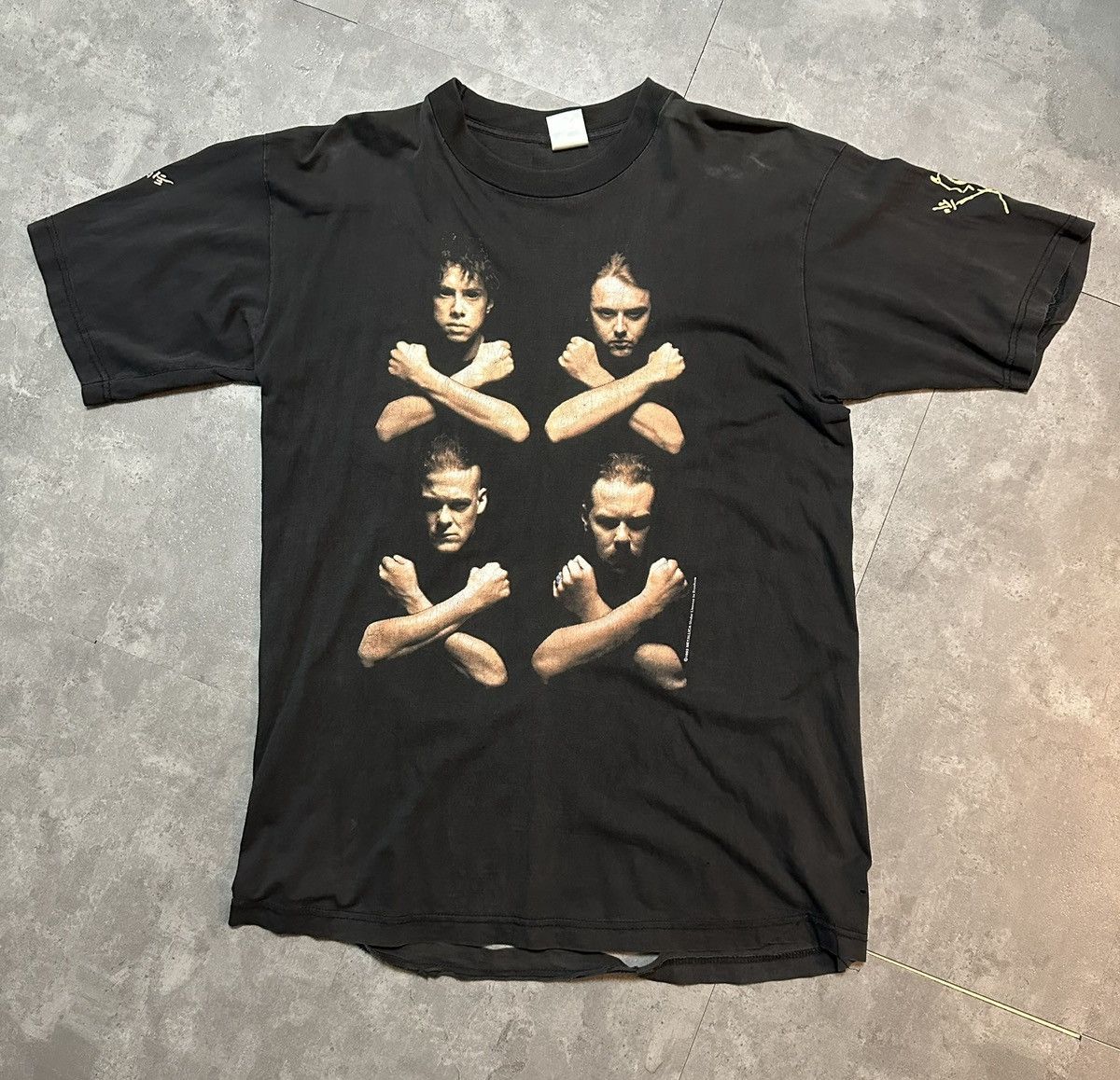 Metallica RARE VINTAGE 90s Metallica "Black Album" T-shirt Size US XL / EU 56 / 4 - 1 Thumbnail