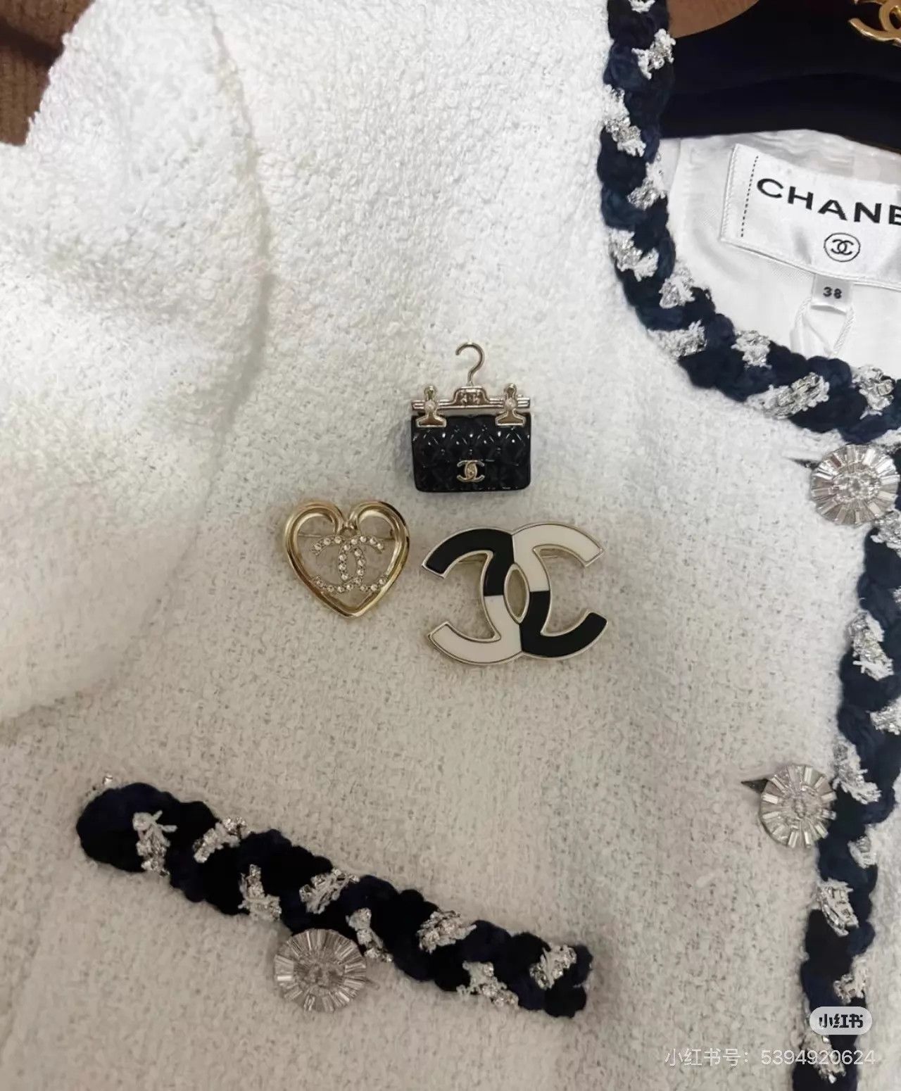 Chanel Chanel Black White Colorblock Brooch Size ONE SIZE - 5 Thumbnail