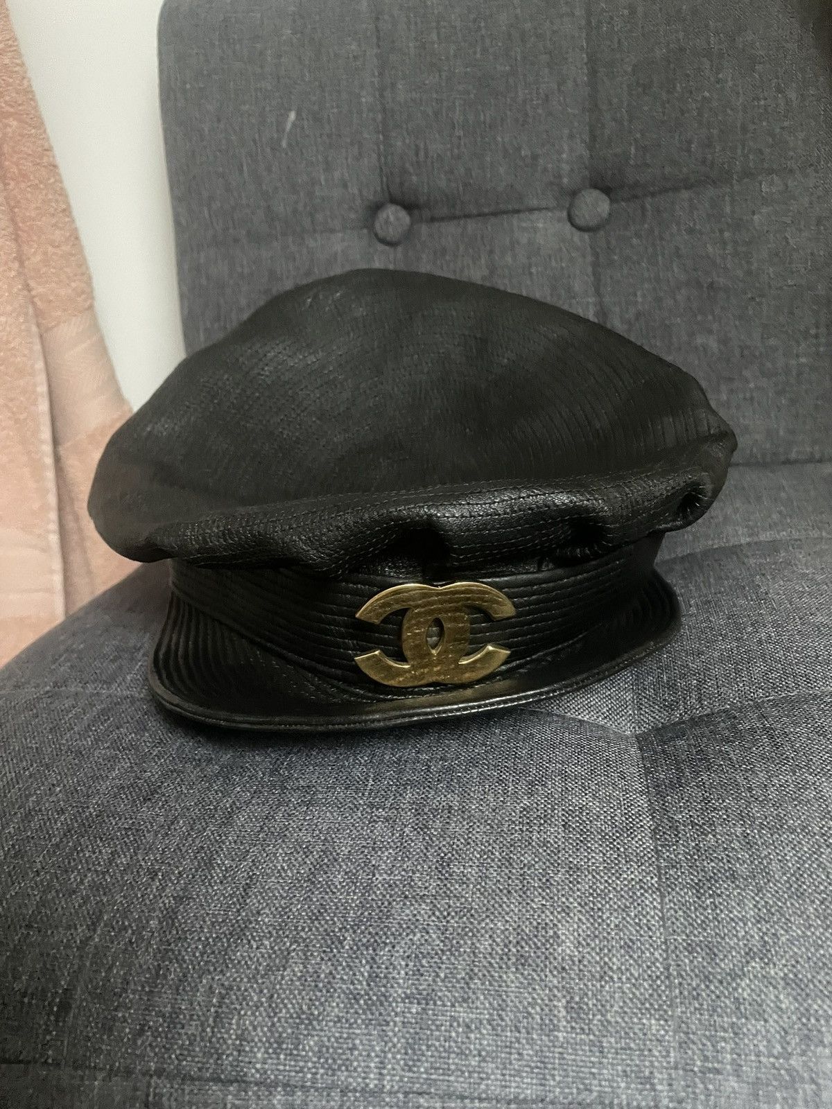 Chanel Chanel hat collector Size ONE SIZE - 1 Thumbnail