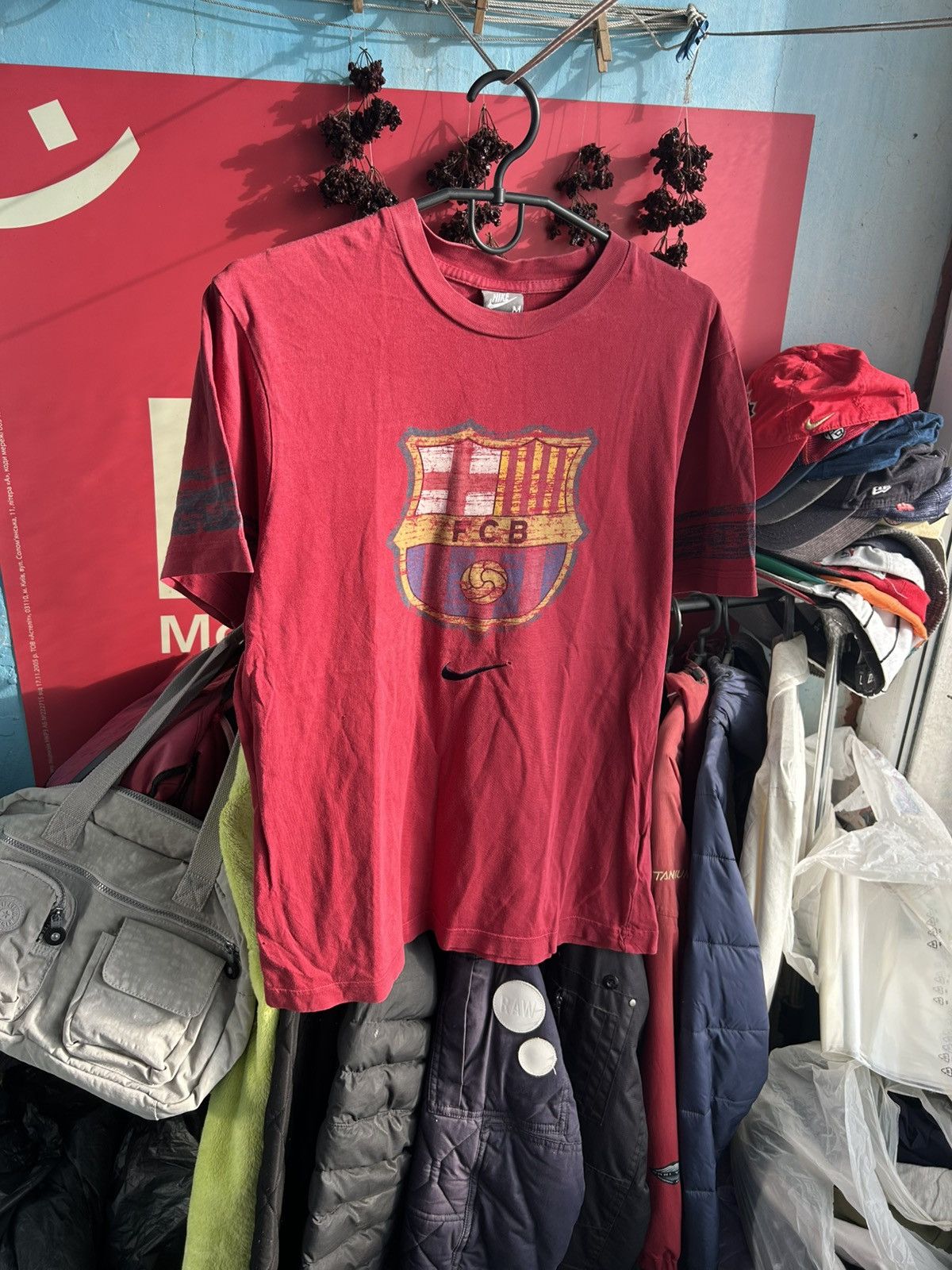 Nike × Vintage Nike x Barcelona Thrashed Big Logo Football T-shirt Size US M / EU 48-50 / 2 - 3 Thumbnail