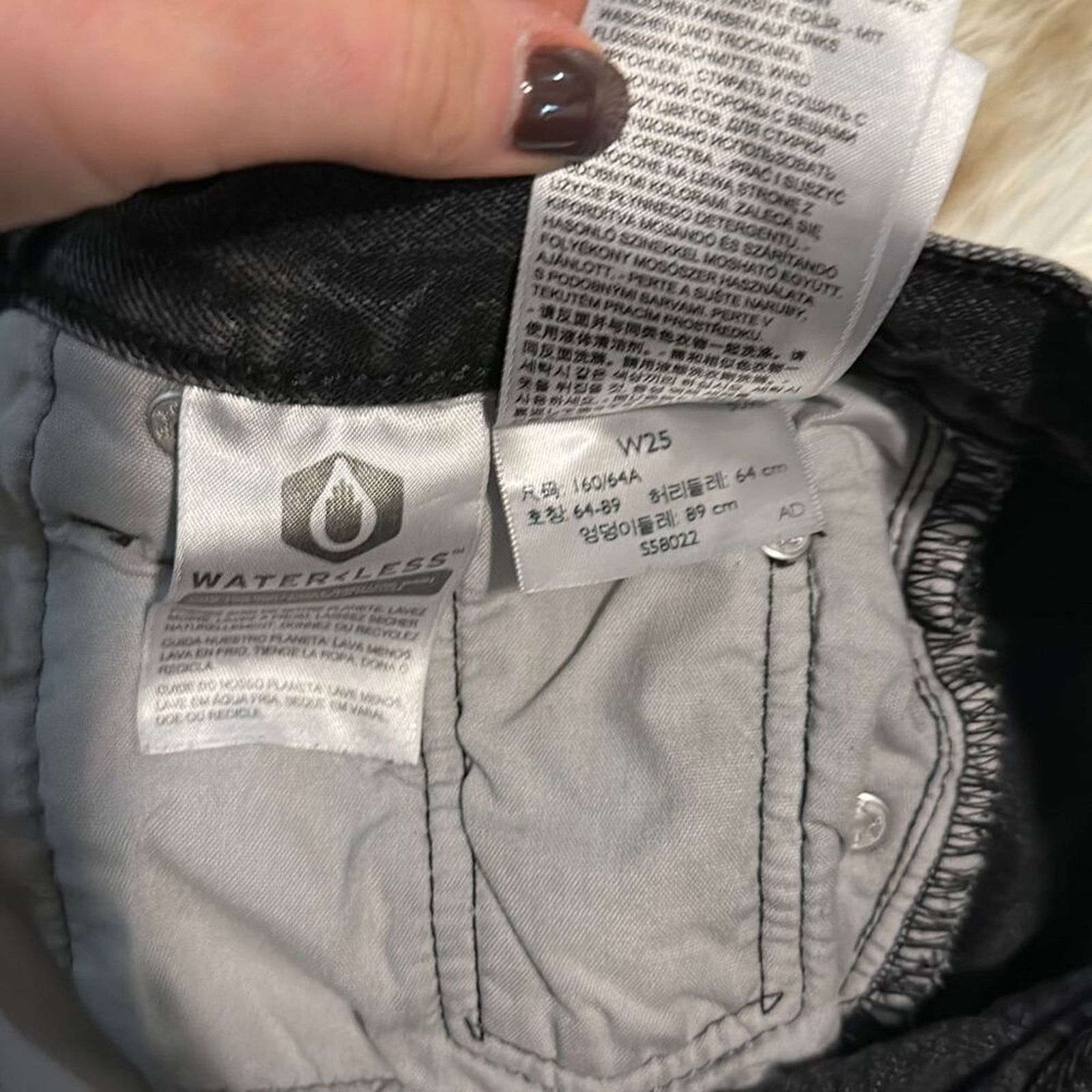 Levi's Levi’s mini black denim button front cut off shorts | Sz 25 Size 25" / US 0 / IT 36 - 5 Thumbnail