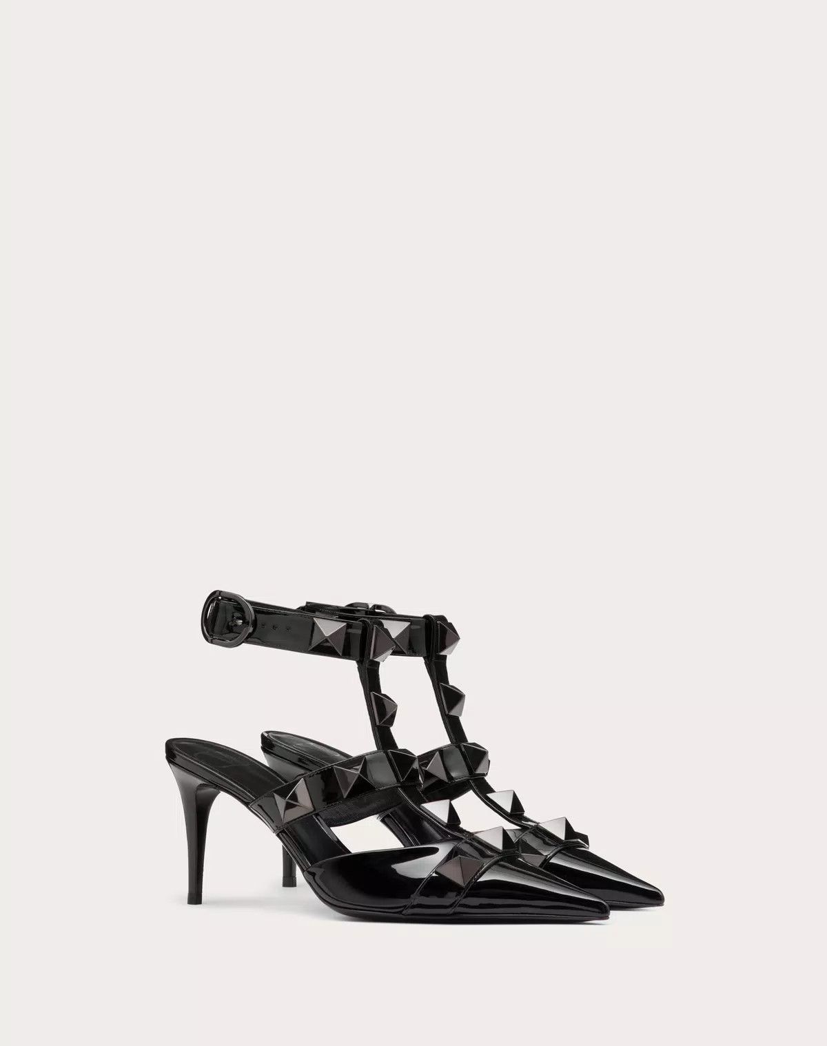 Valentino o1s1wg110625 Roman Stud Pump In Patent Leather in Black Size US 6 / IT 36 - 2 Thumbnail