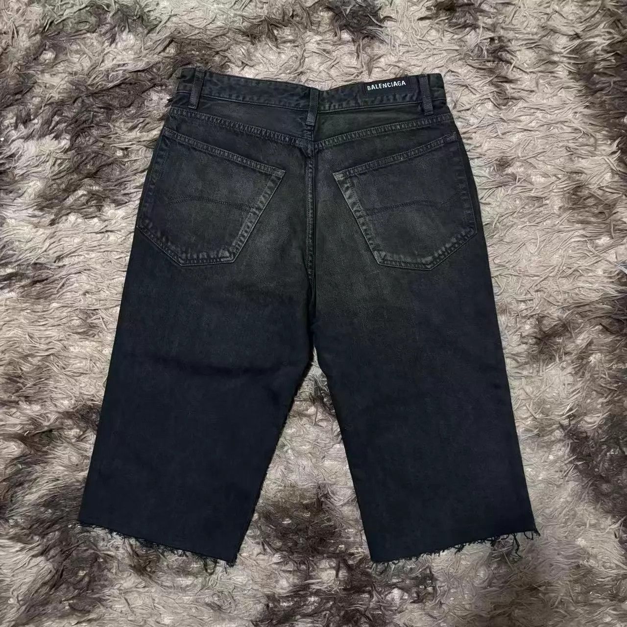 Balenciaga Balenciaga Black Dyed Fringe Denim M Shorts Size US 32 / EU 48 - 2 Thumbnail