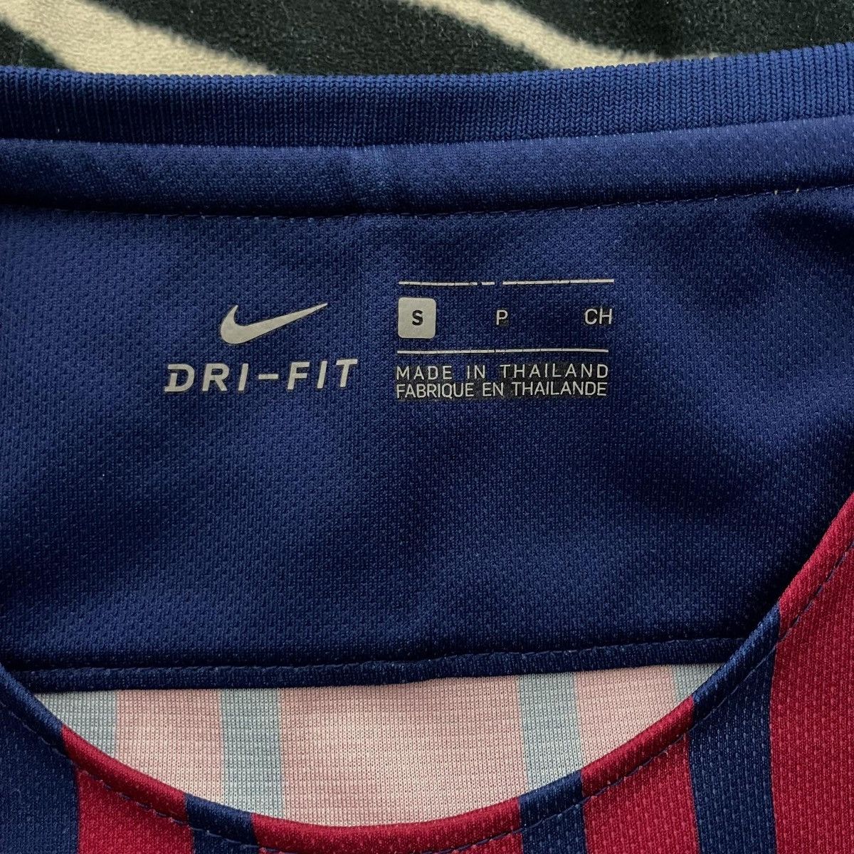 Nike Messi FC Barcelona 2017-2018 Shirt Nike Size US S / EU 44-46 / 1 - 3 Thumbnail