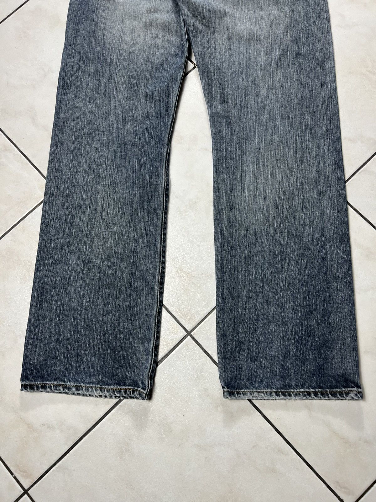 Levi's Vintage Levi’s 501 straigth leg button-fly washed y2k jeans Size US 34 / EU 50 - 13 Thumbnail