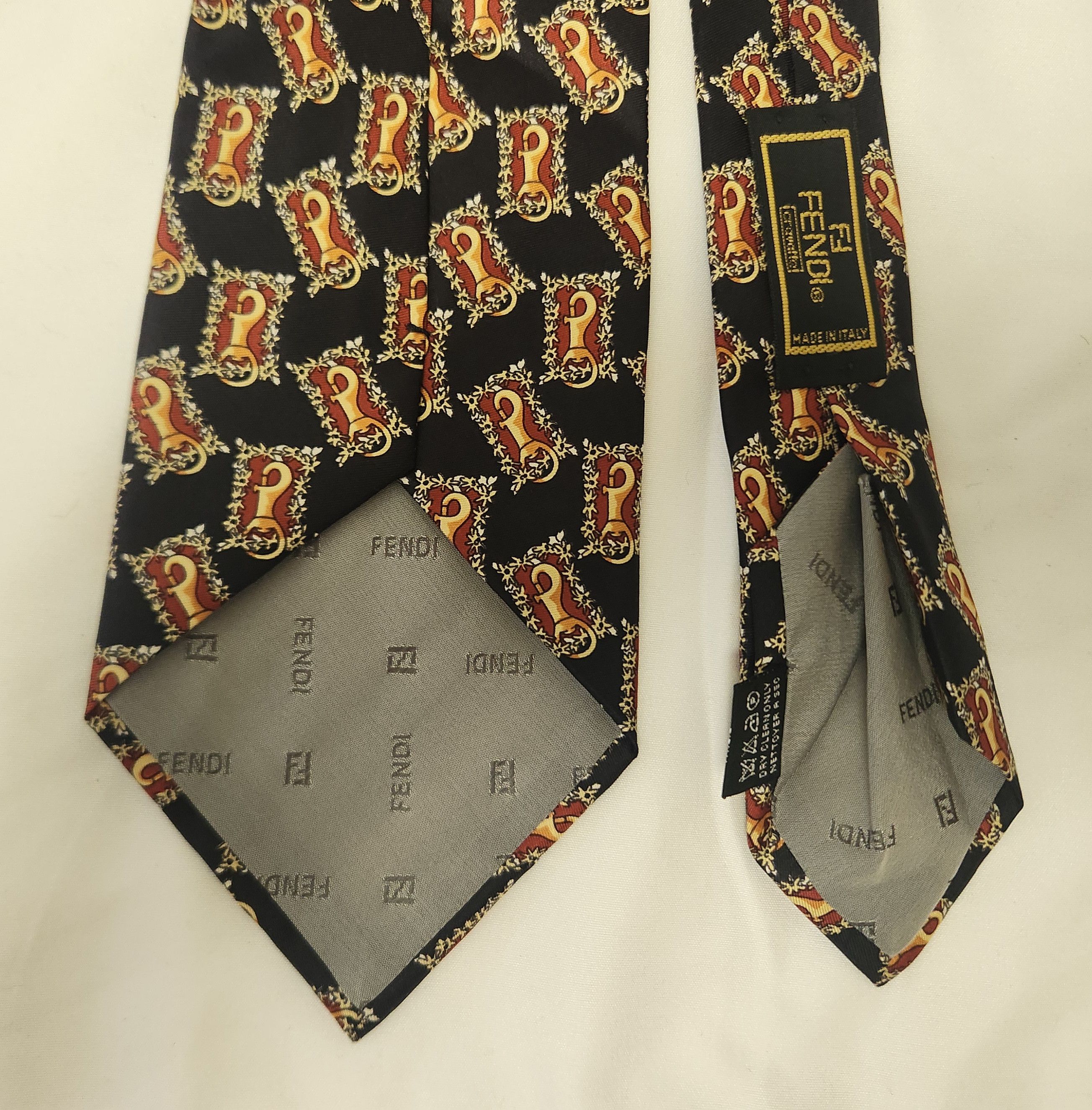 Fendi Fendi neck tie black gold red silk Italy Size ONE SIZE - 5 Thumbnail