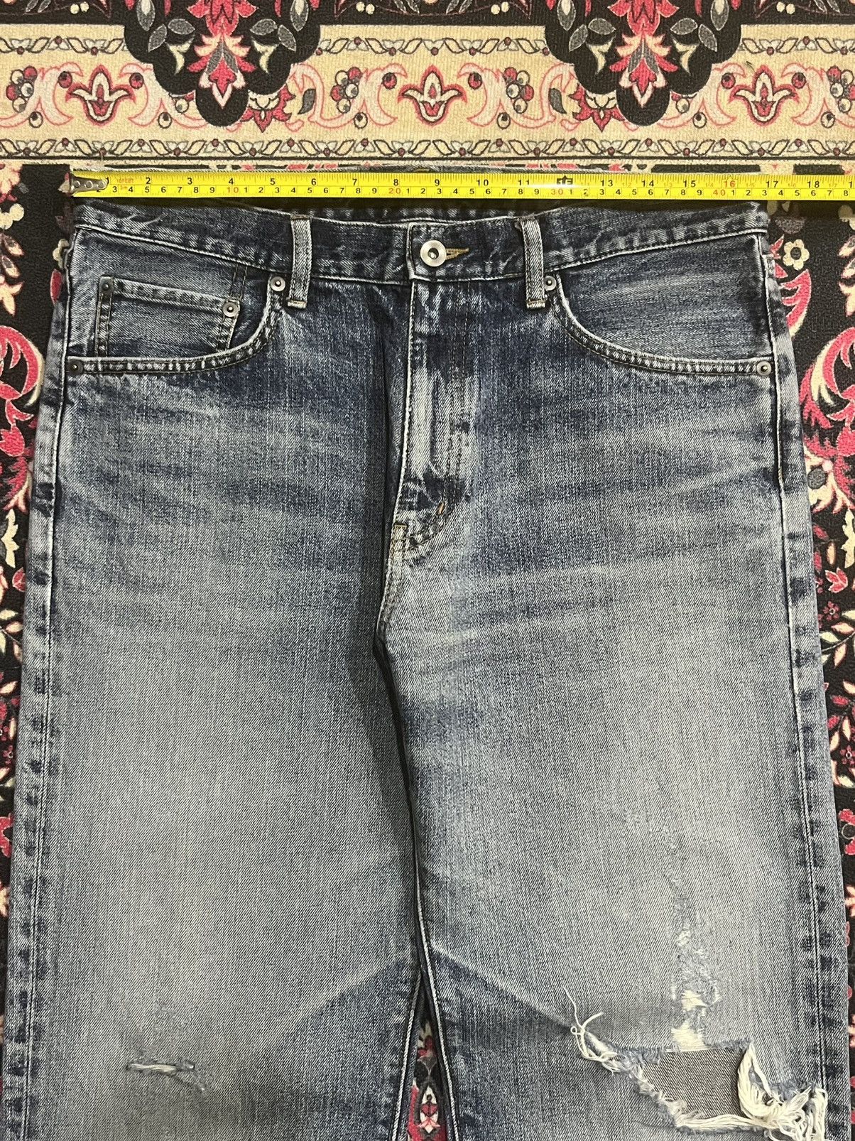 Uniqlo Vintage Uniqlo Blue Washed Distress Frayed Leg Straight Jean Size US 32 / EU 48 - 10 Thumbnail