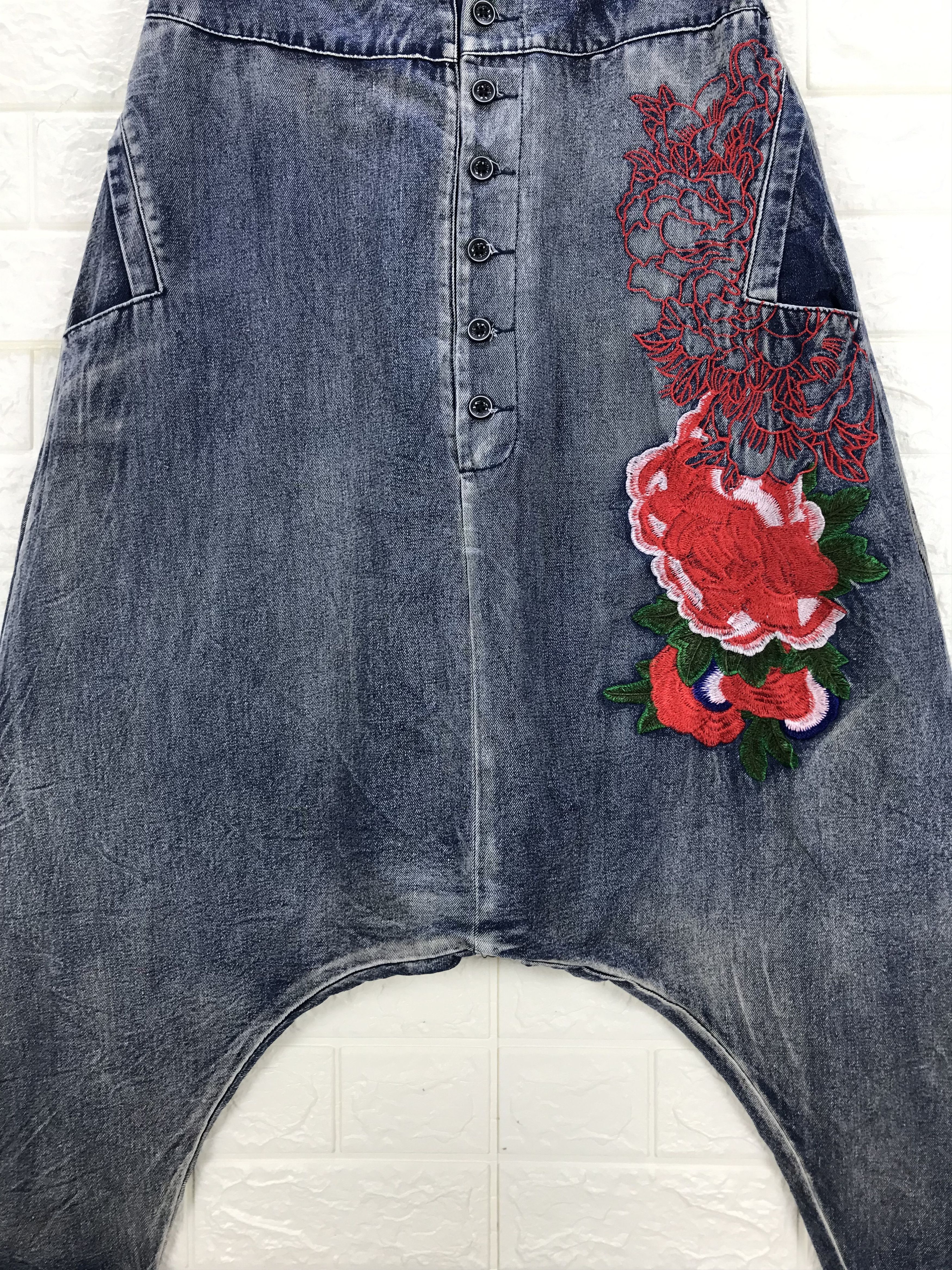 Beauty Beast Embroidered Roses Japanese Cropped Jeans Size US 32 / EU 48 - 3 Thumbnail