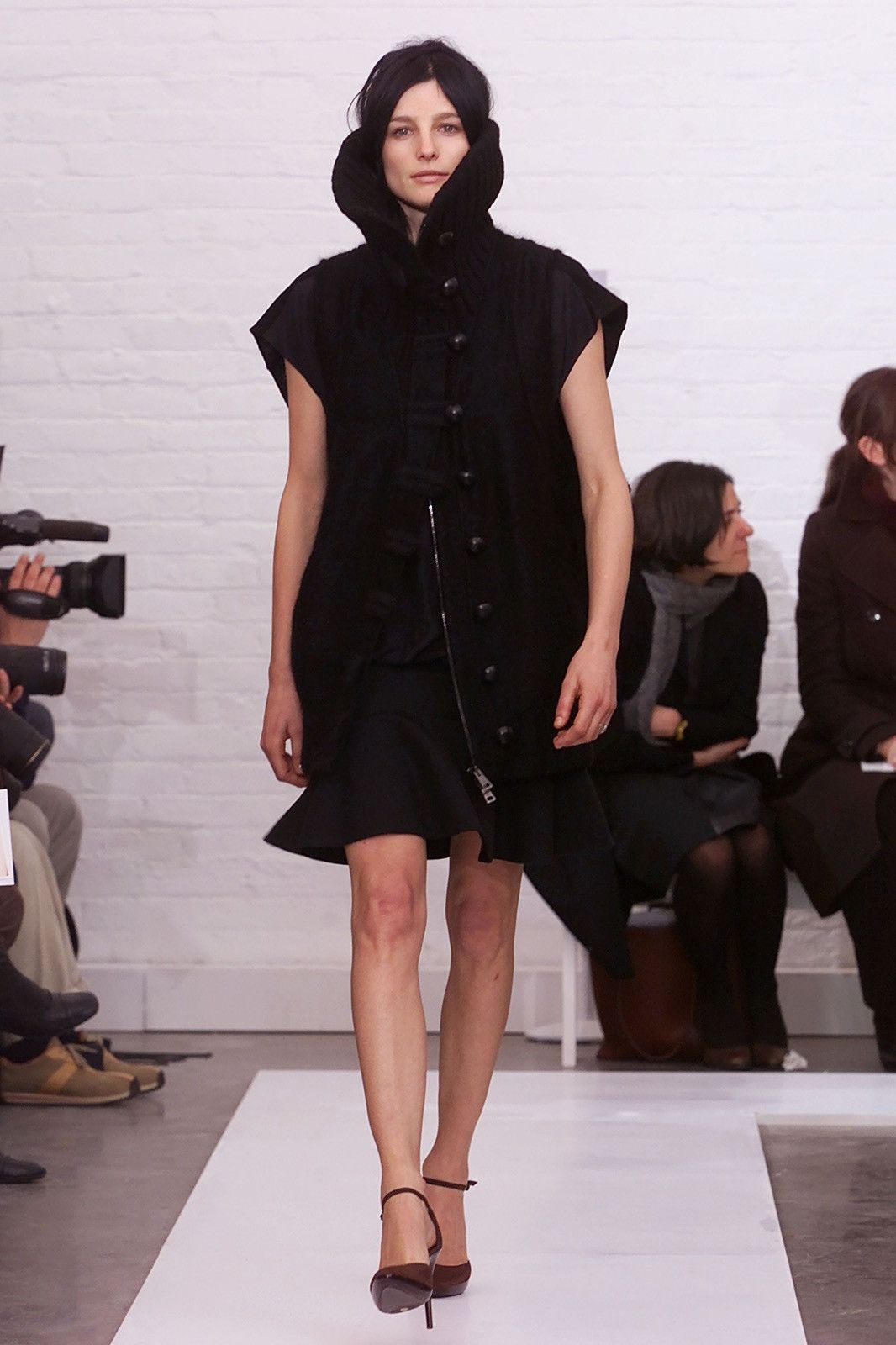 Balenciaga Balenciaga AW02 Funnel Collar Oversized Sleeveless Jacket Size US M / EU 48-50 / 2 - 15 Thumbnail