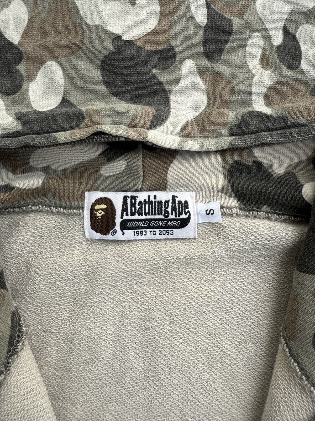 Bape Vintage A Bathing Ape "BAPE" 1st Camo Fullzip Hoodie Nigo Size US S / EU 44-46 / 1 - 11 Thumbnail