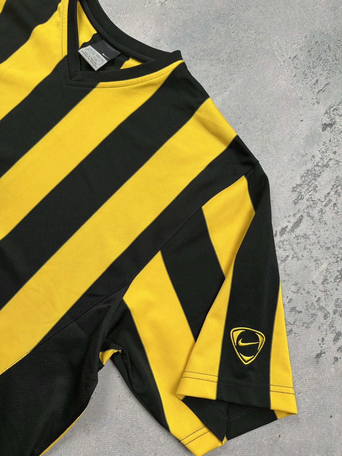 Nike Vintage Nike Striped Football Jersey Yellow Black XXL y2k Size US XXL / EU 58 / 5 - 5 Thumbnail